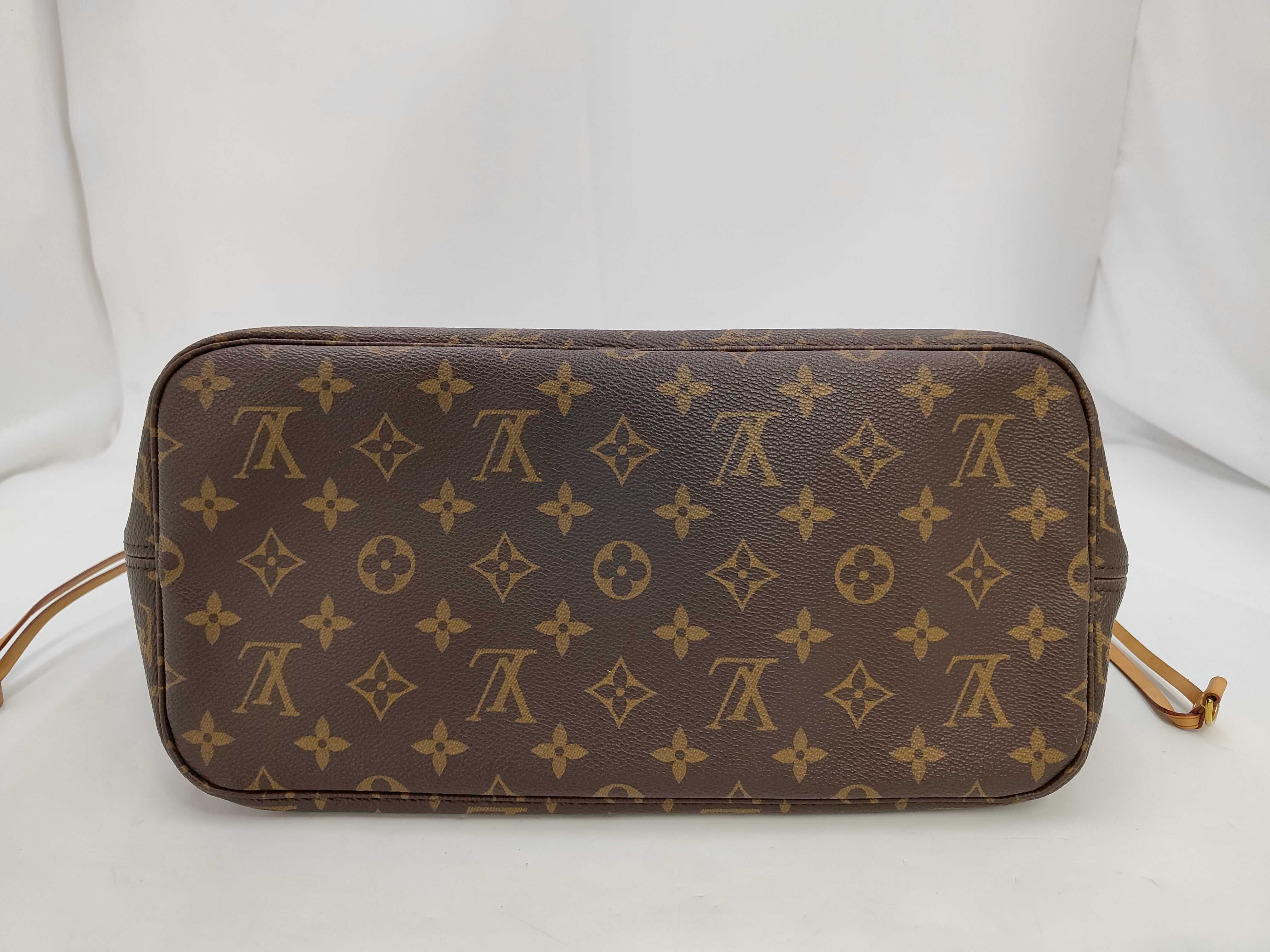 Monogram Louis Vuitton Neverfull MM Monogram Rose M41388 Tote Bag — view 4