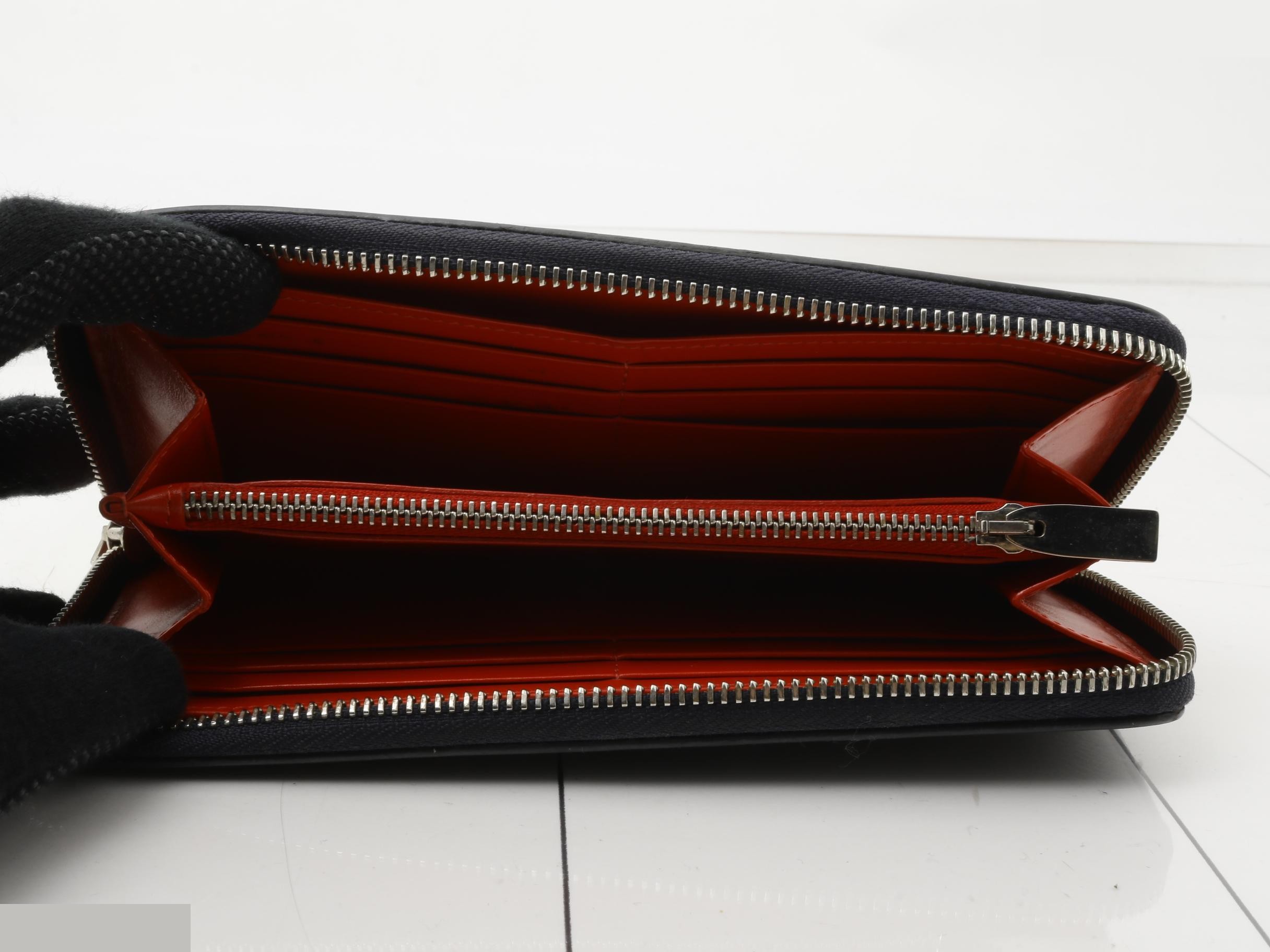 Other lines: Bags and Wallets — view 4
