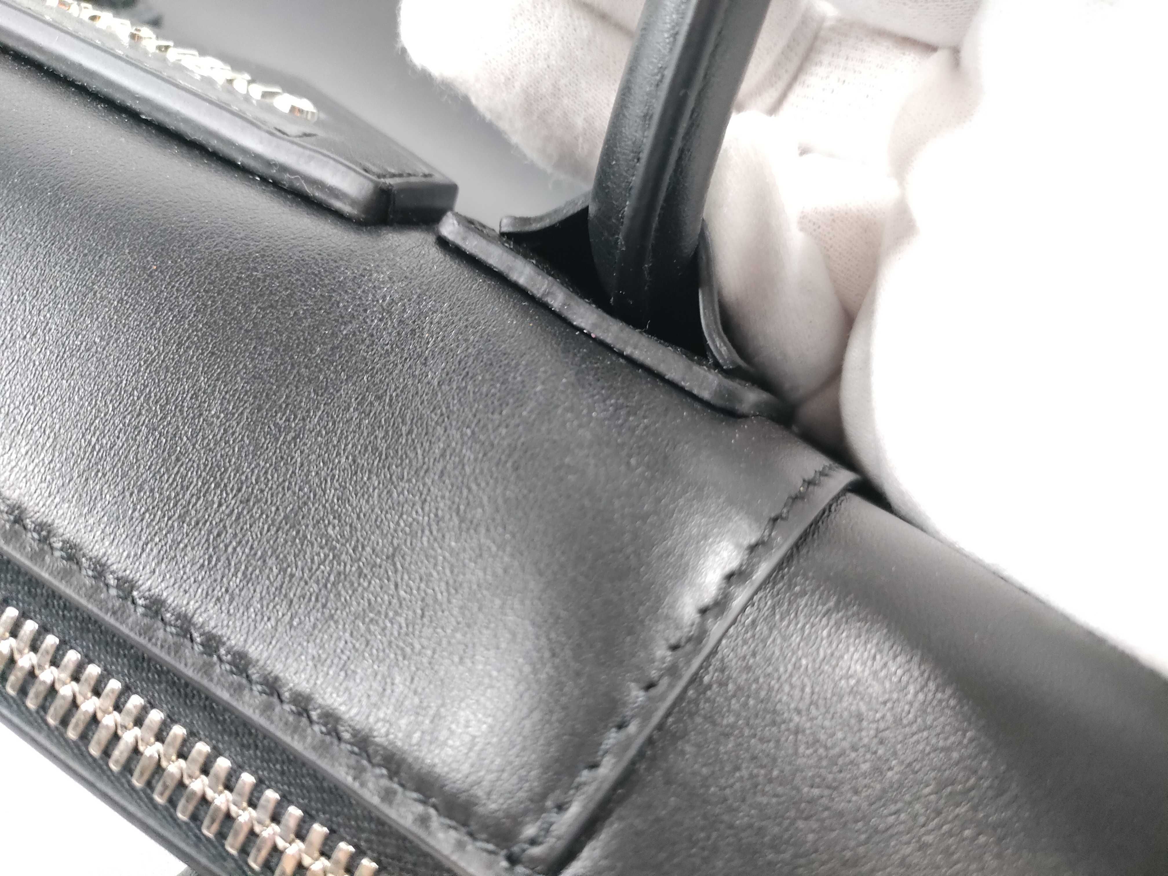 Antigona Small Hand/Shoulder Bag (2-way, Crossbody) — view 8