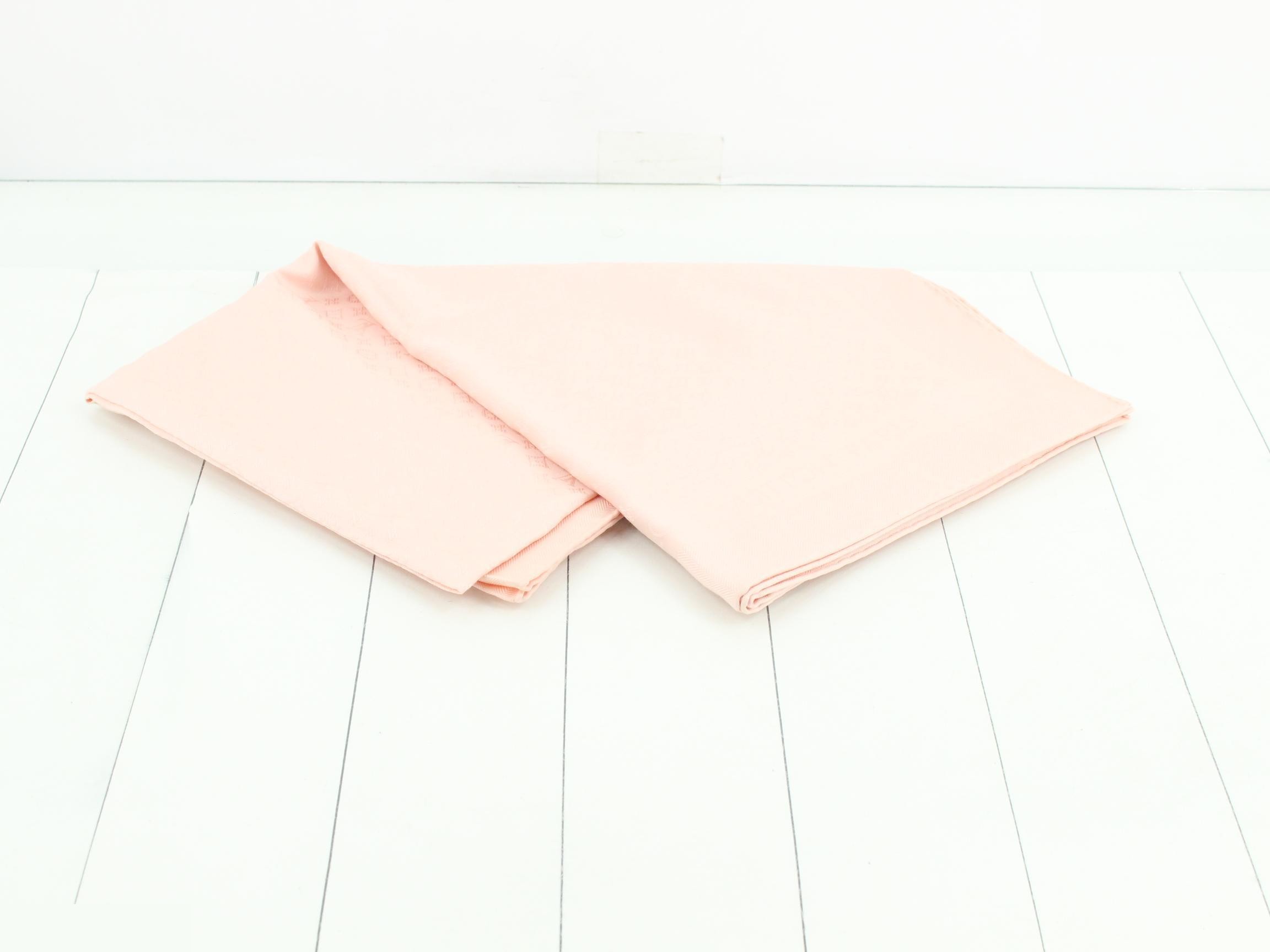 Shawl Evermore (Rose Poodle) — view 2