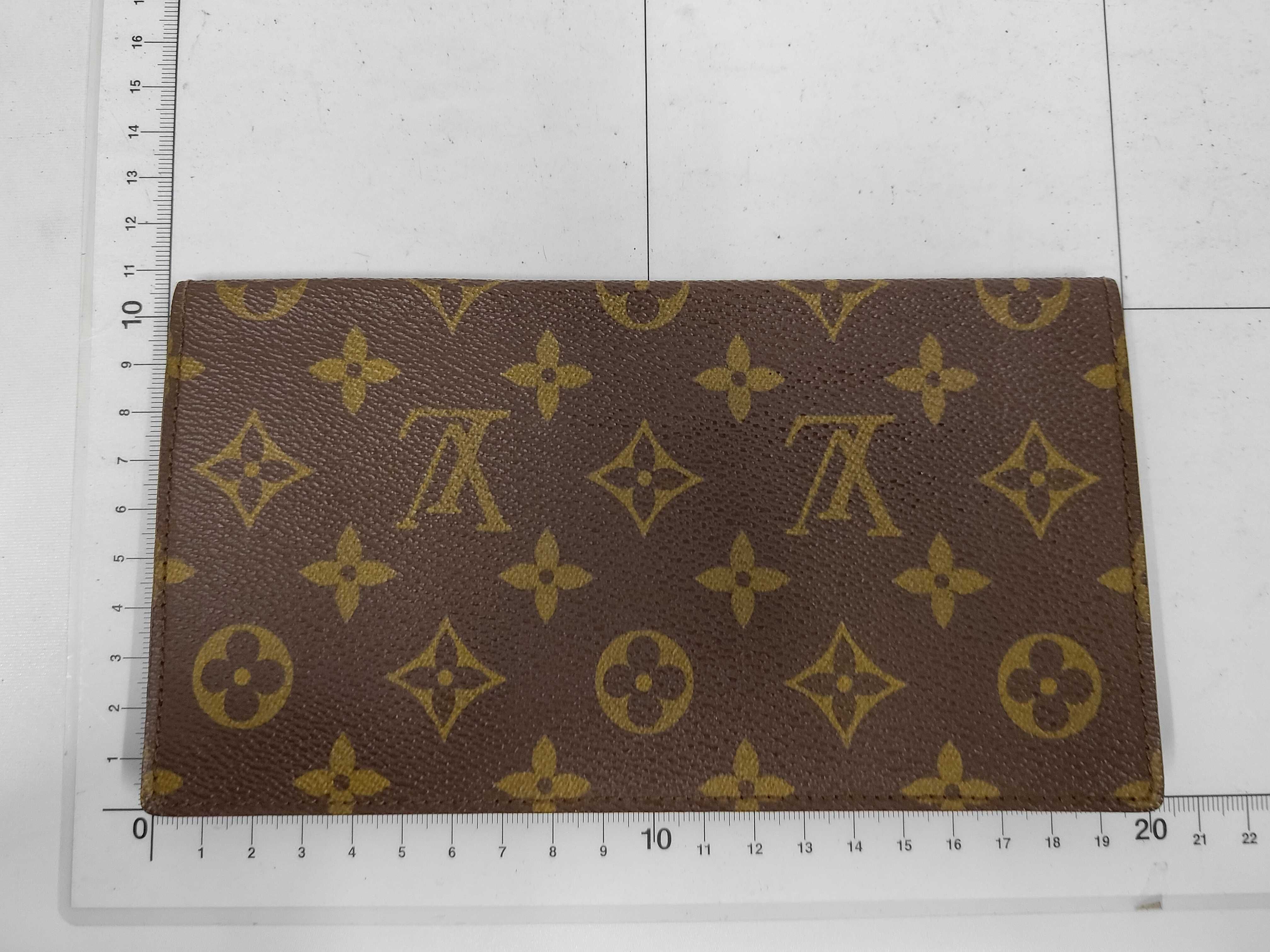 Monogram / Monogram / Model number unknown / Serial number unknown / Long wallet / PVC wallet — view 2