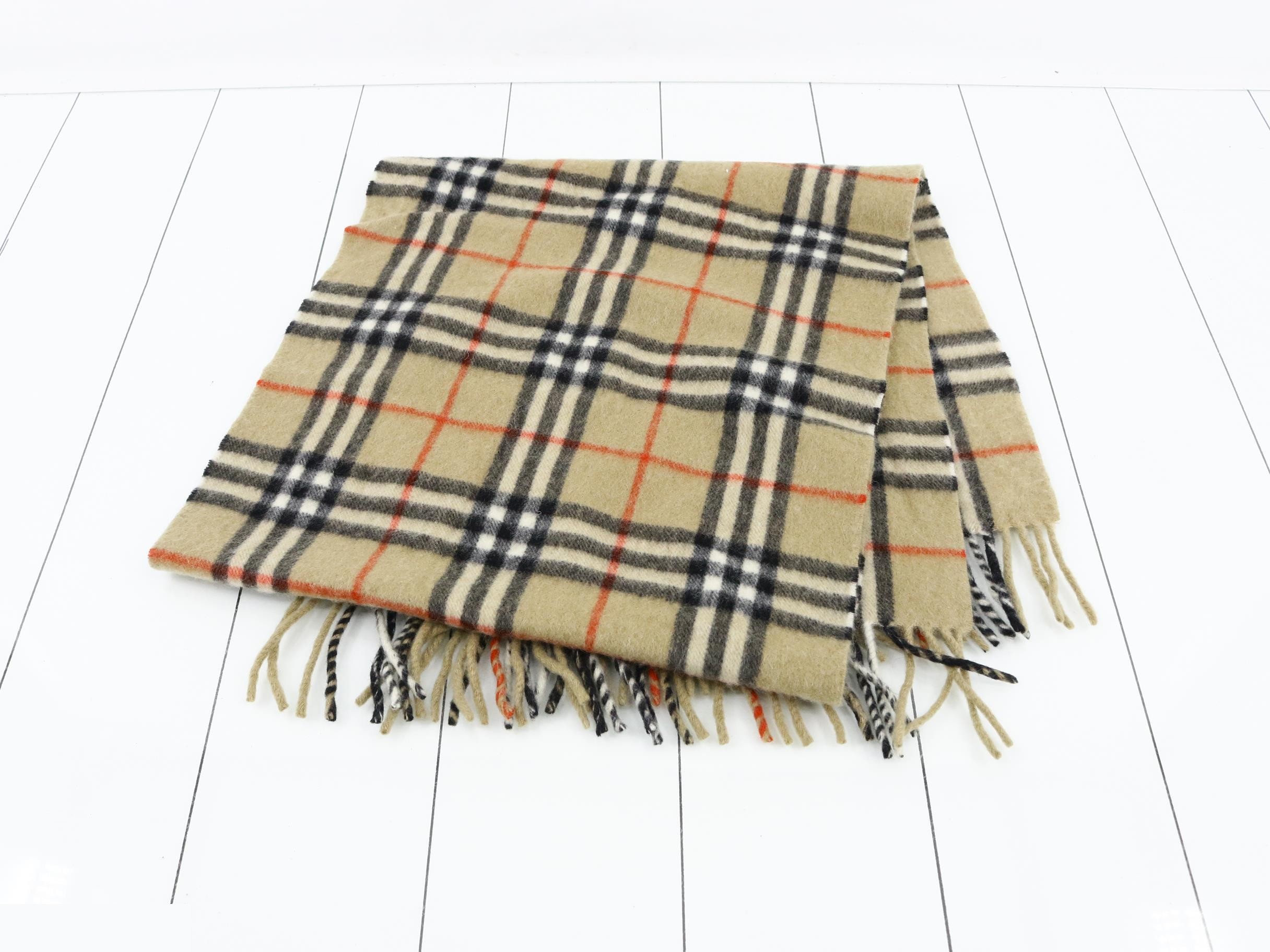 Other lines: Small items, accessories, and scarves — view 3