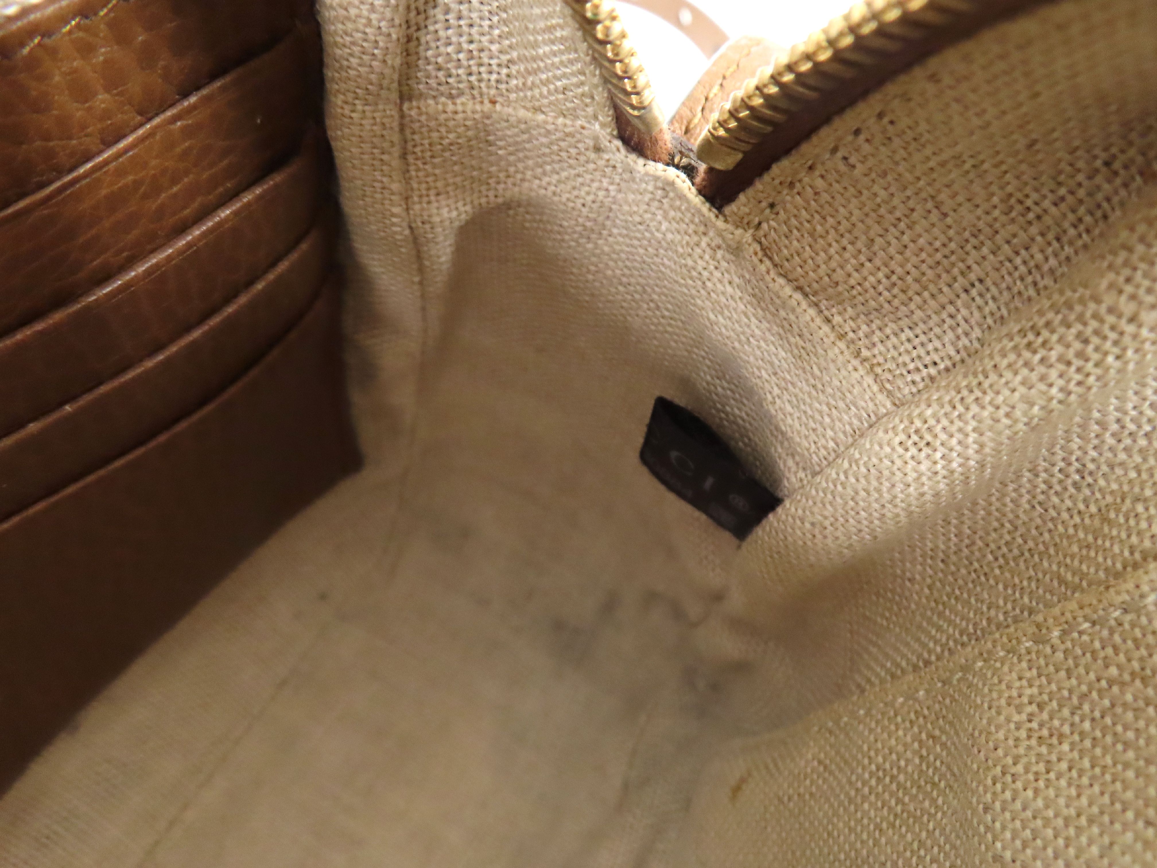 GG Canvas Shoulder Bag / Outlet 449413 — view 9