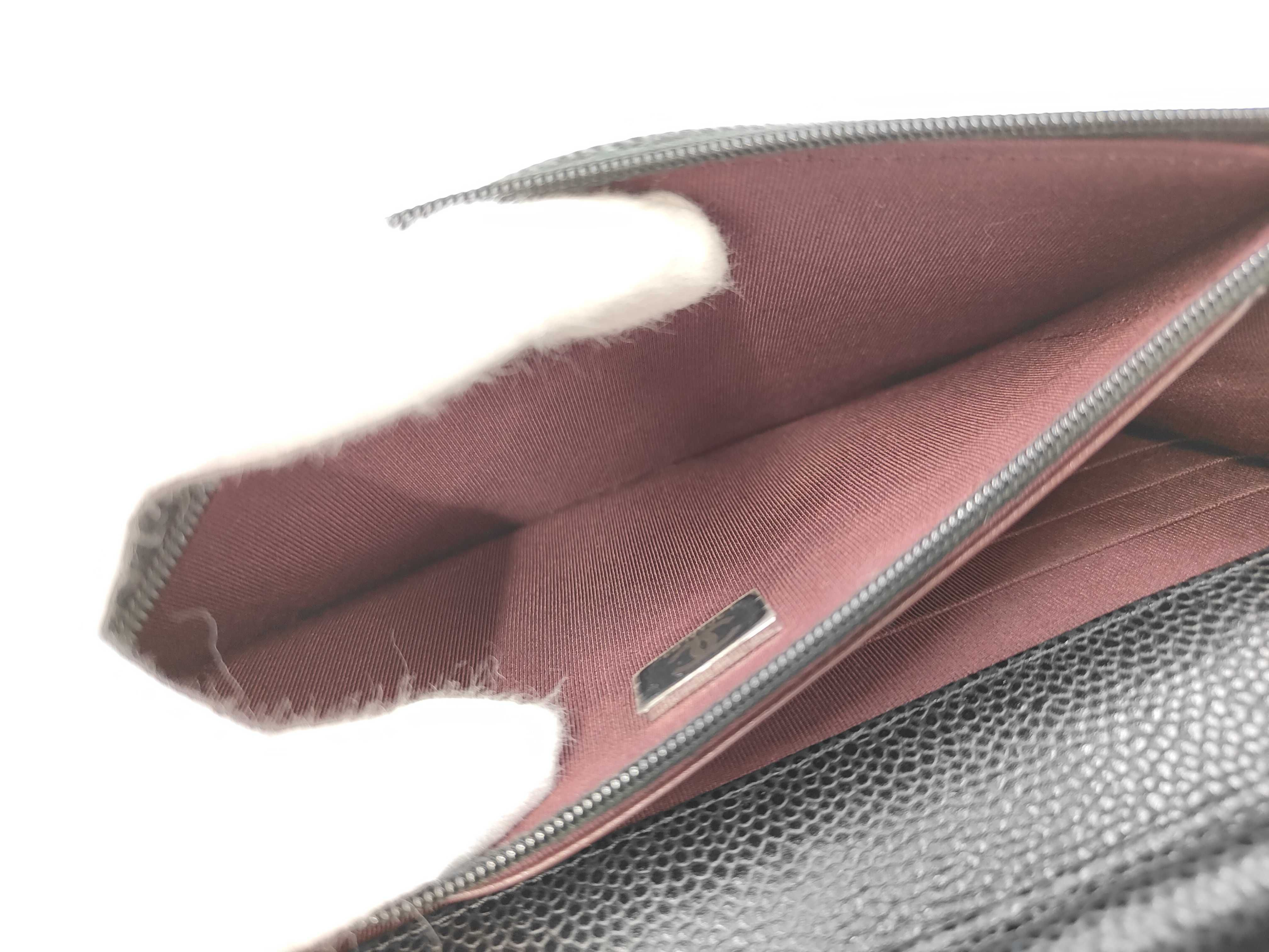 Matelassé Caviar Skin Chain Wallet Shoulder Bag — view 4
