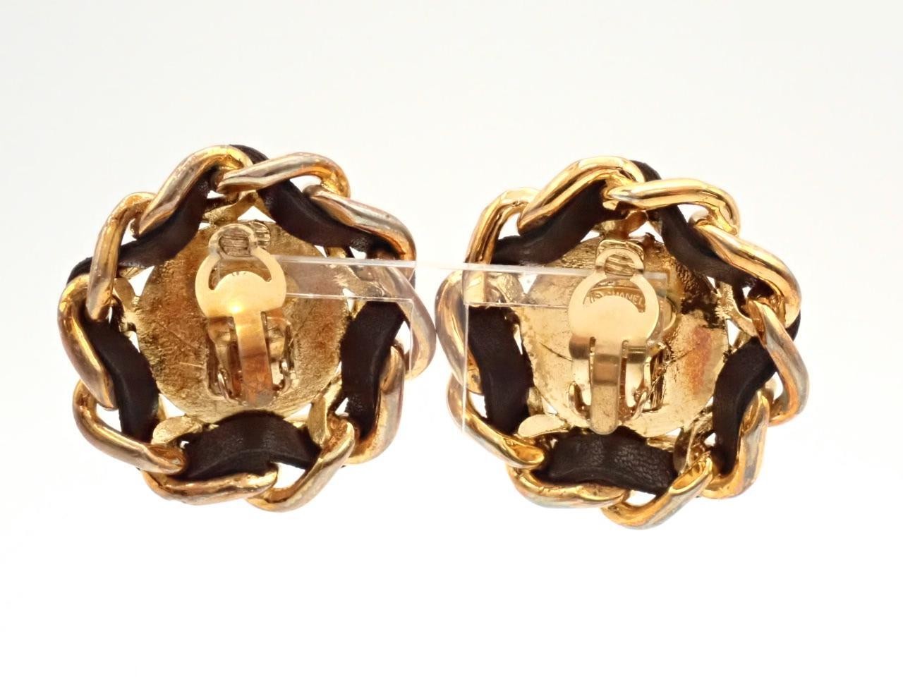 earrings, size 2, stamped with "8", leather braided, Coco Mark, 3.5cm wide, gold plated. — view 2