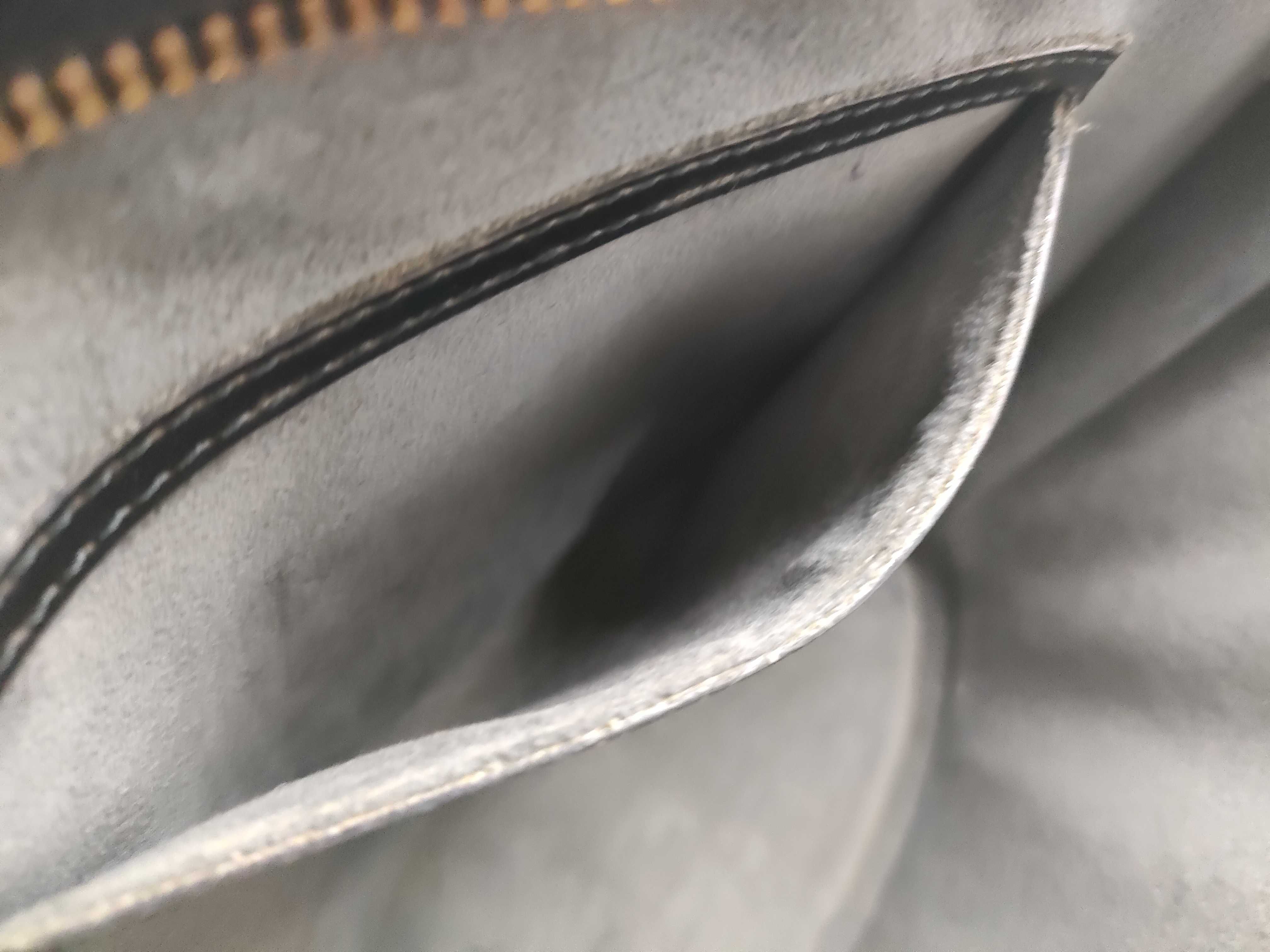 Epi Saint Jacques PM Handbag — view 11