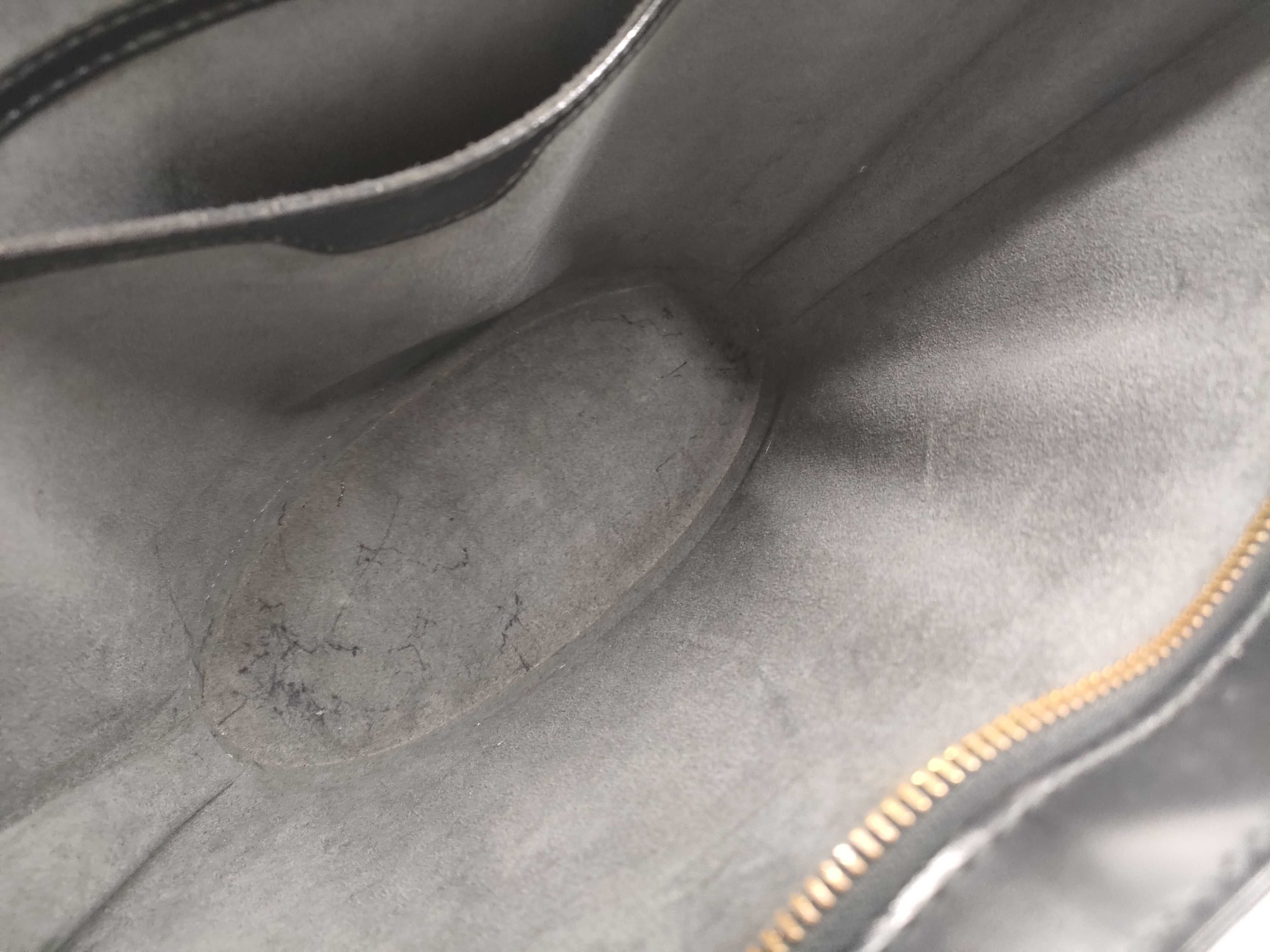 Epi Saint Jacques PM Handbag — view 10
