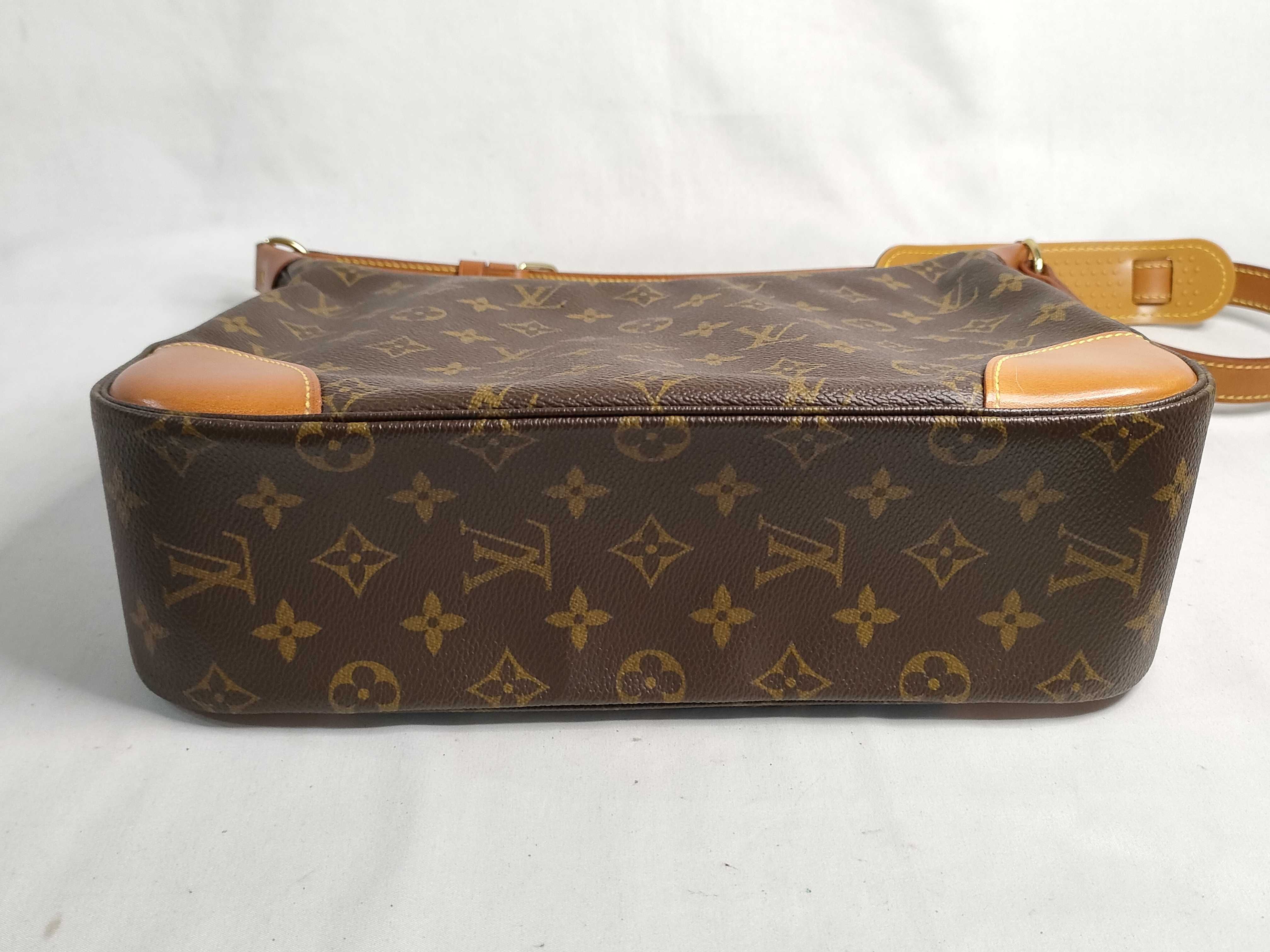 Monogram Boulogne 30 Monogram M51265 Shoulder Bag — view 7