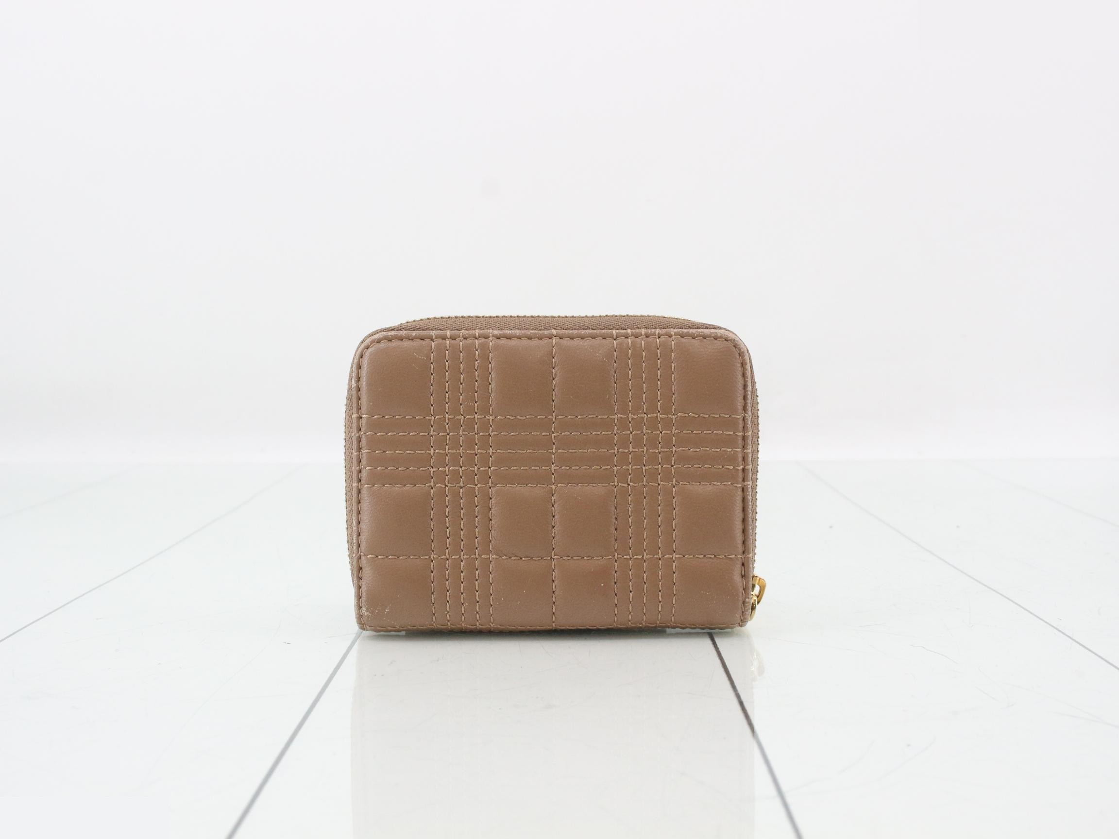 wallet — view 2