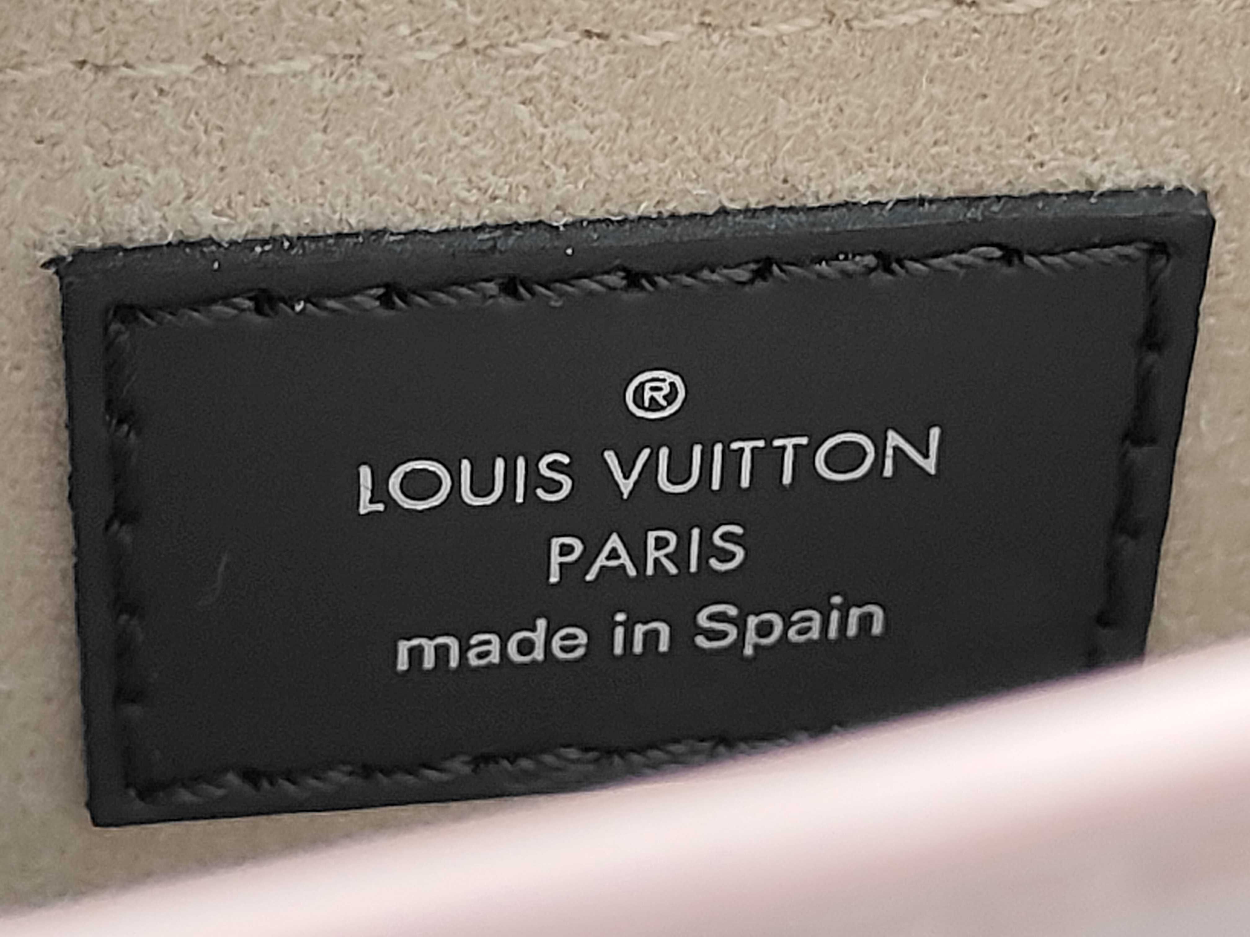 Epi Petite Sac Plat Handbag — view 11