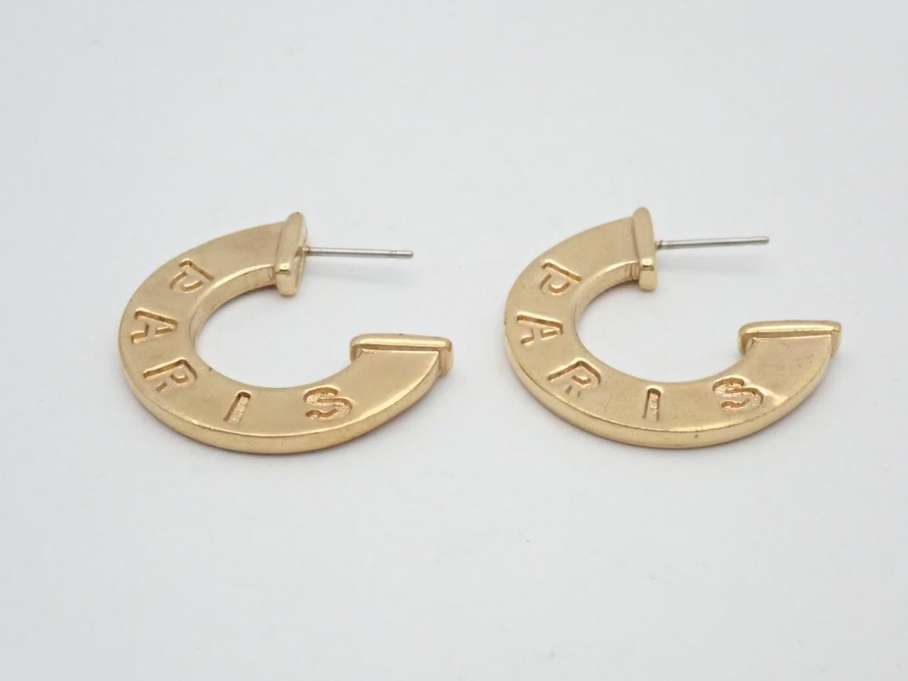Gold earrings — view 3