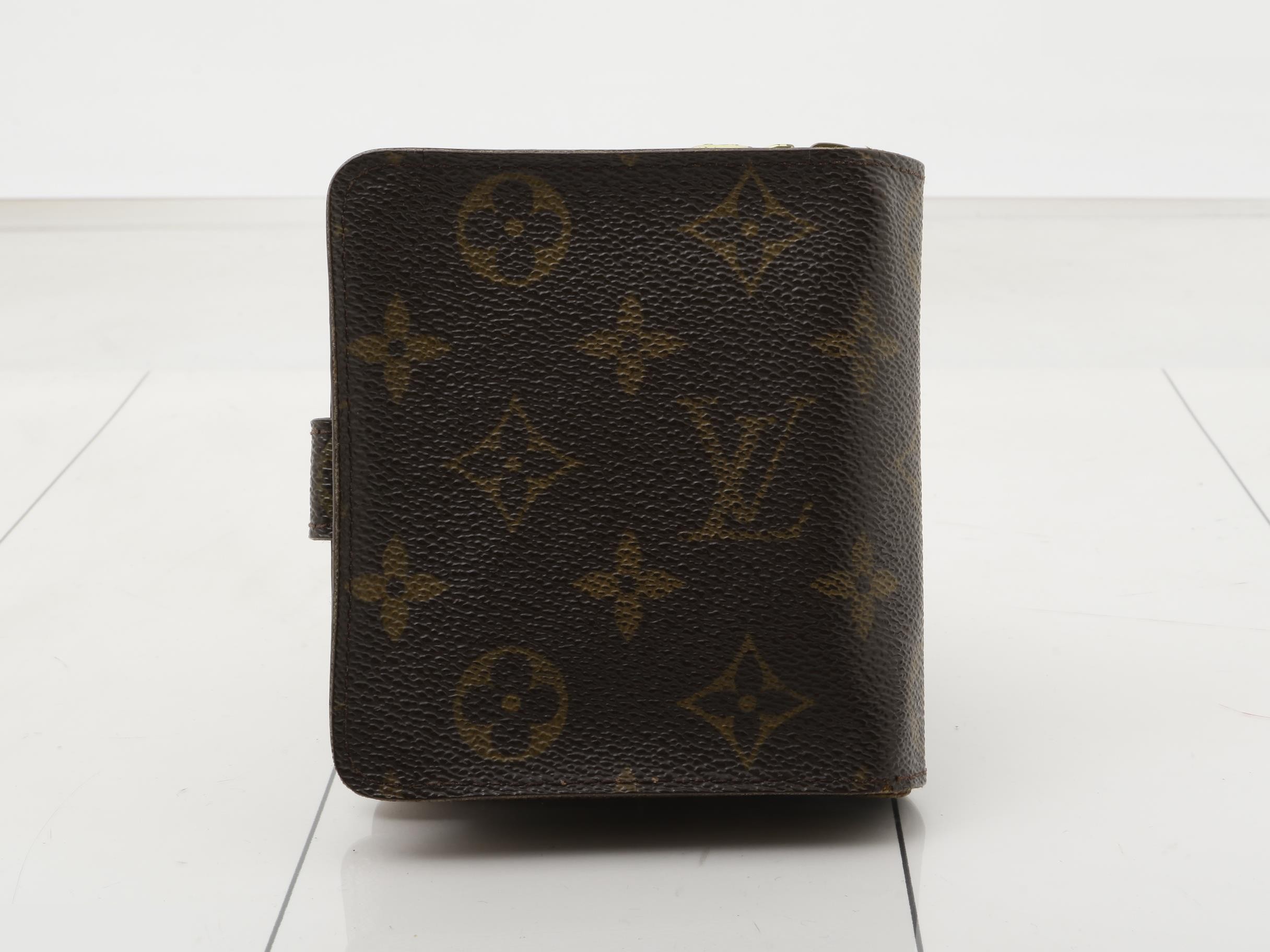 Compact wallet — view 2