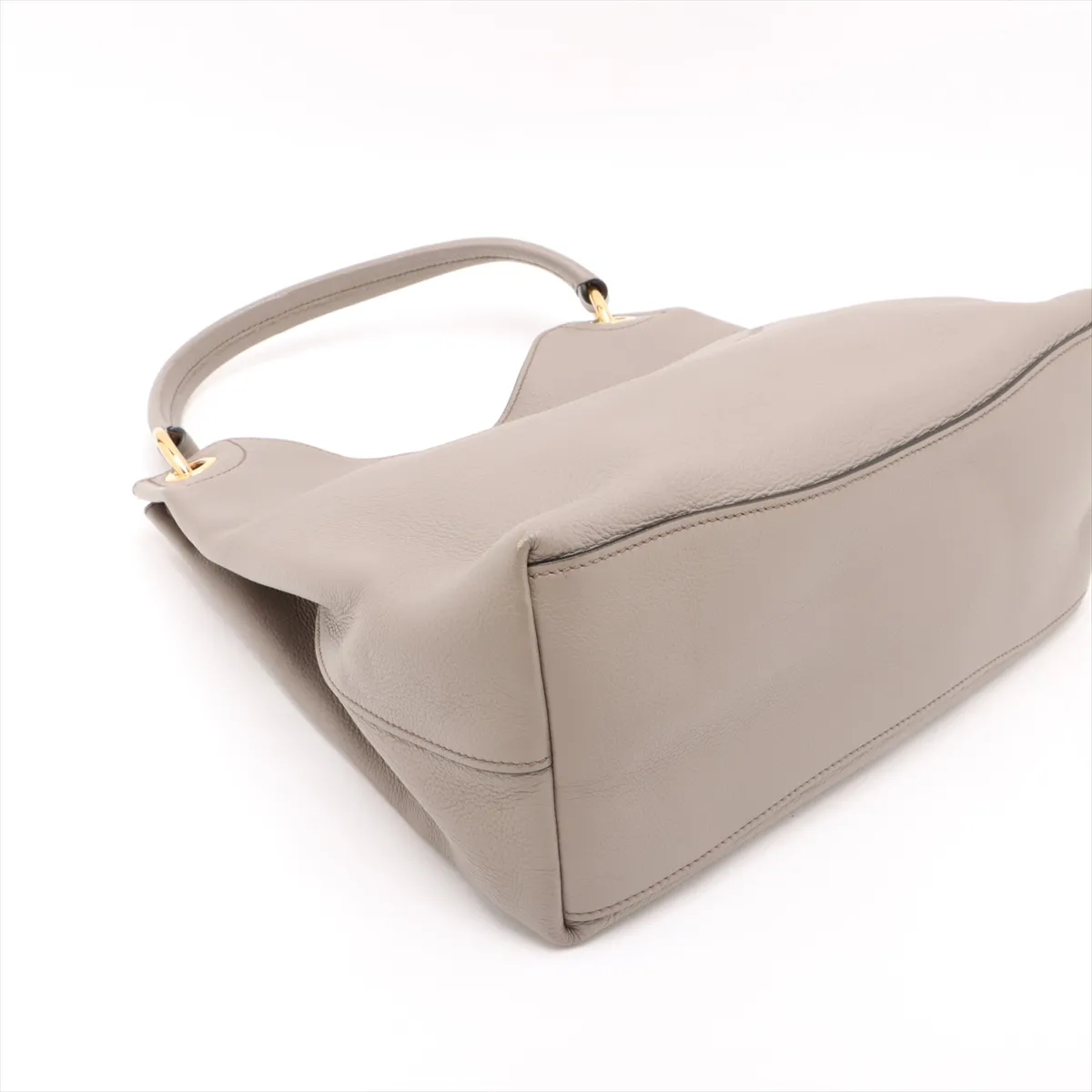 Vitello Phoenix Leather Shoulder Bag Greige — view 4