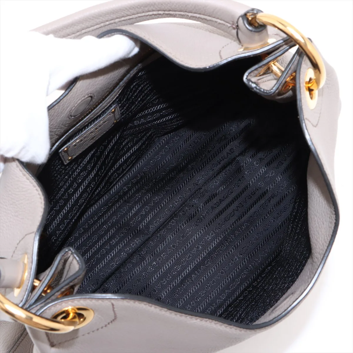 Vitello Phoenix Leather Shoulder Bag Greige — view 7