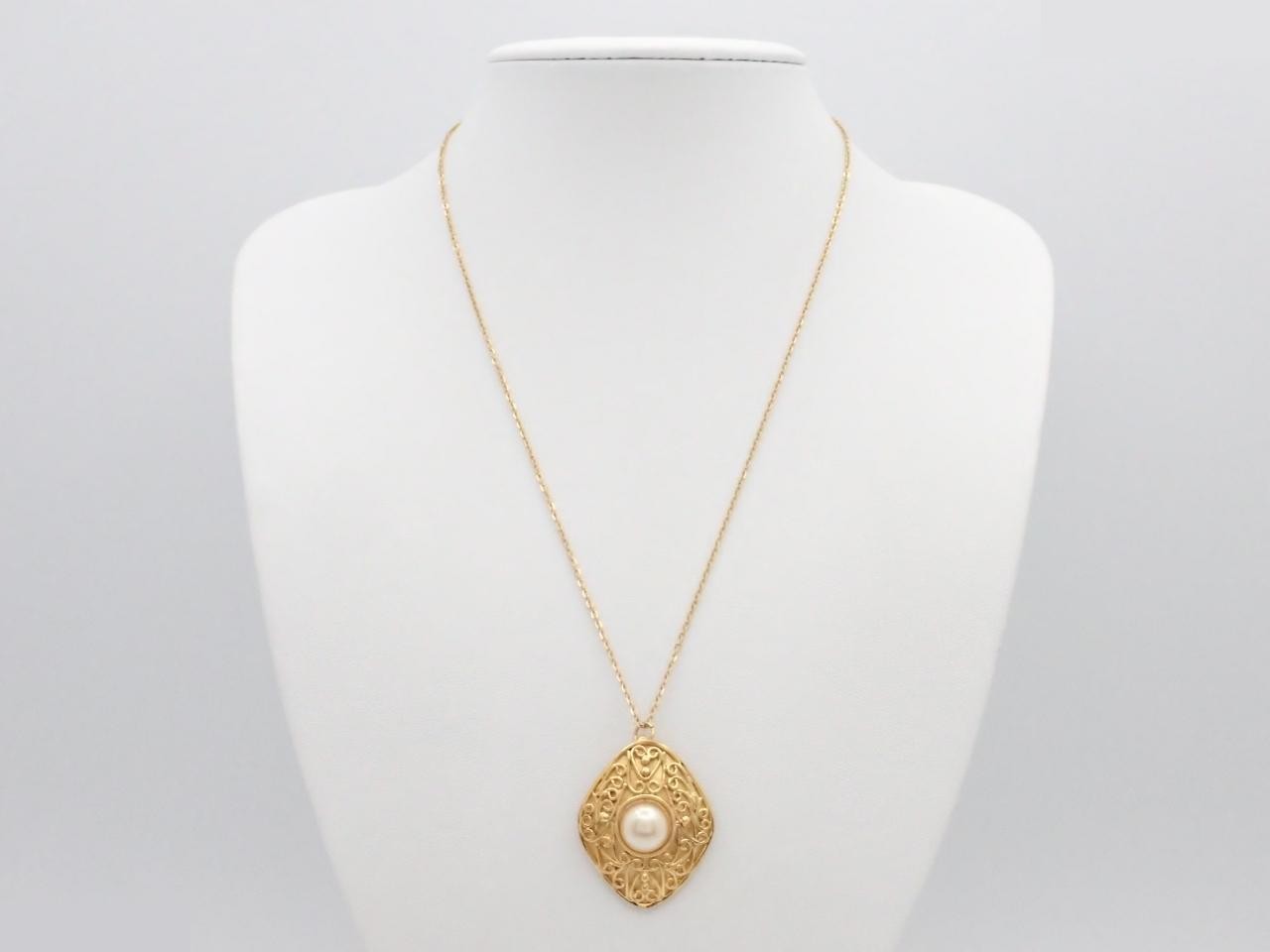 Necklaces and pendants — view 3