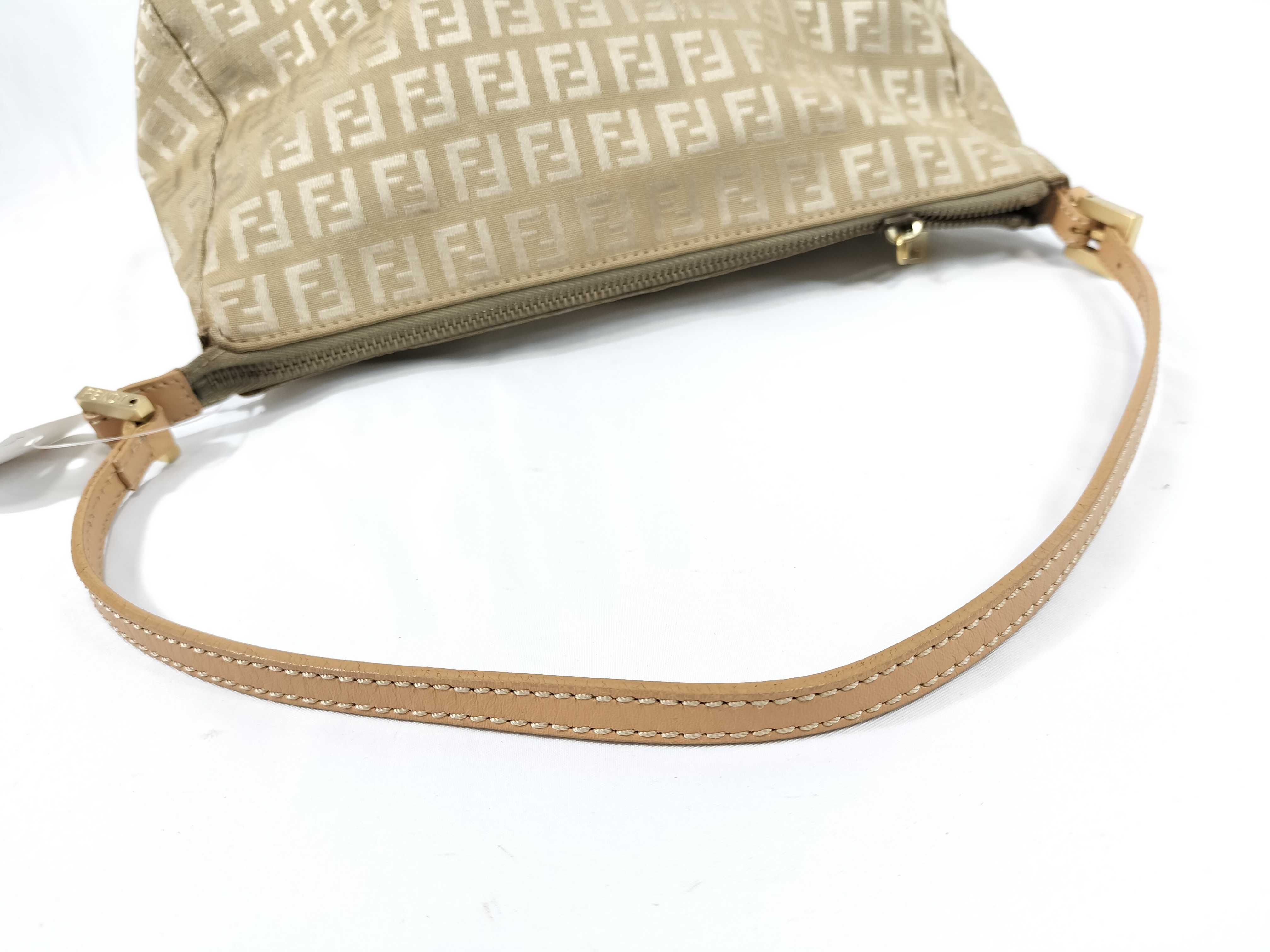 pouch (stiff zipper) handbag — view 3