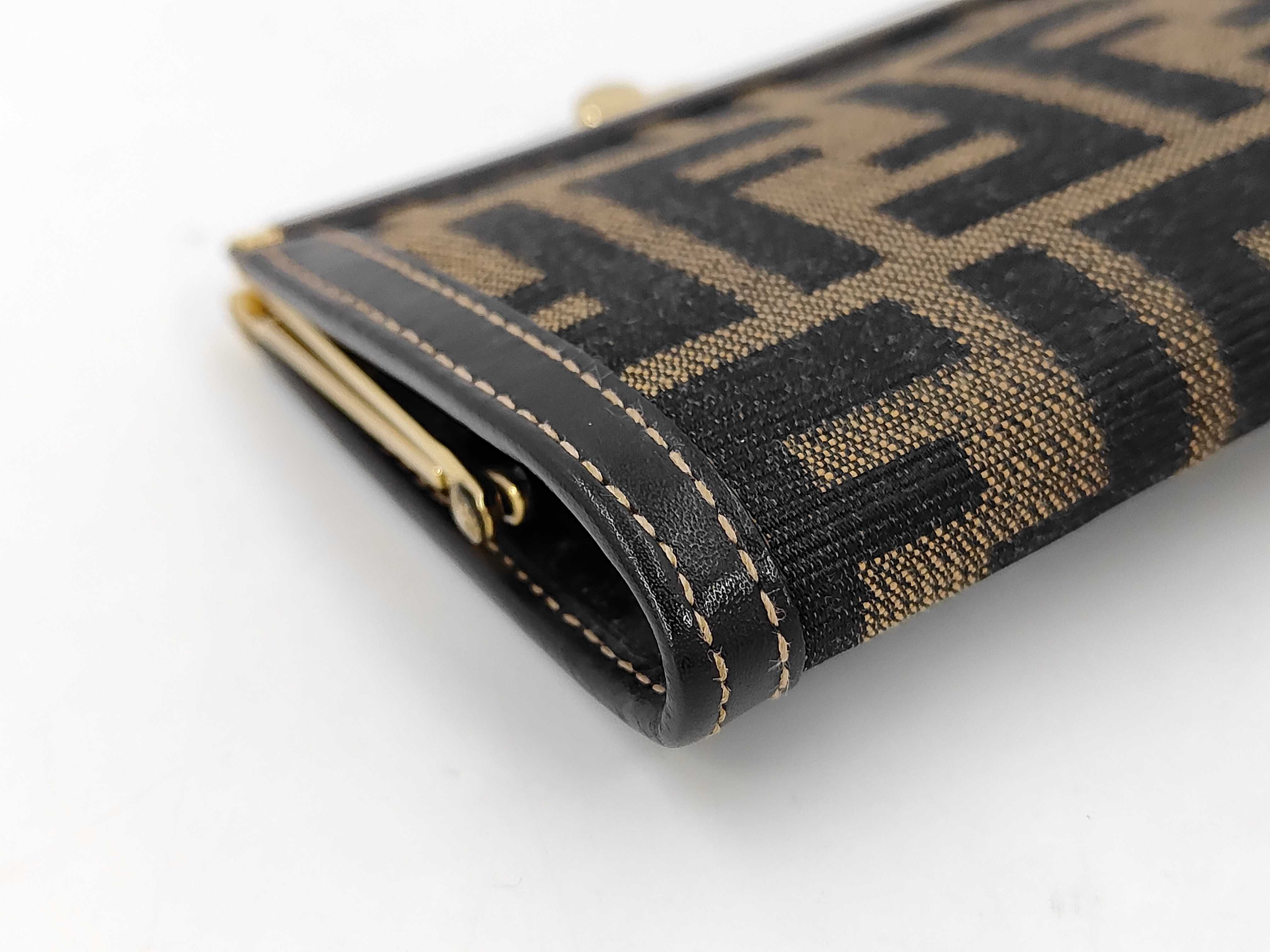 wallet — view 4