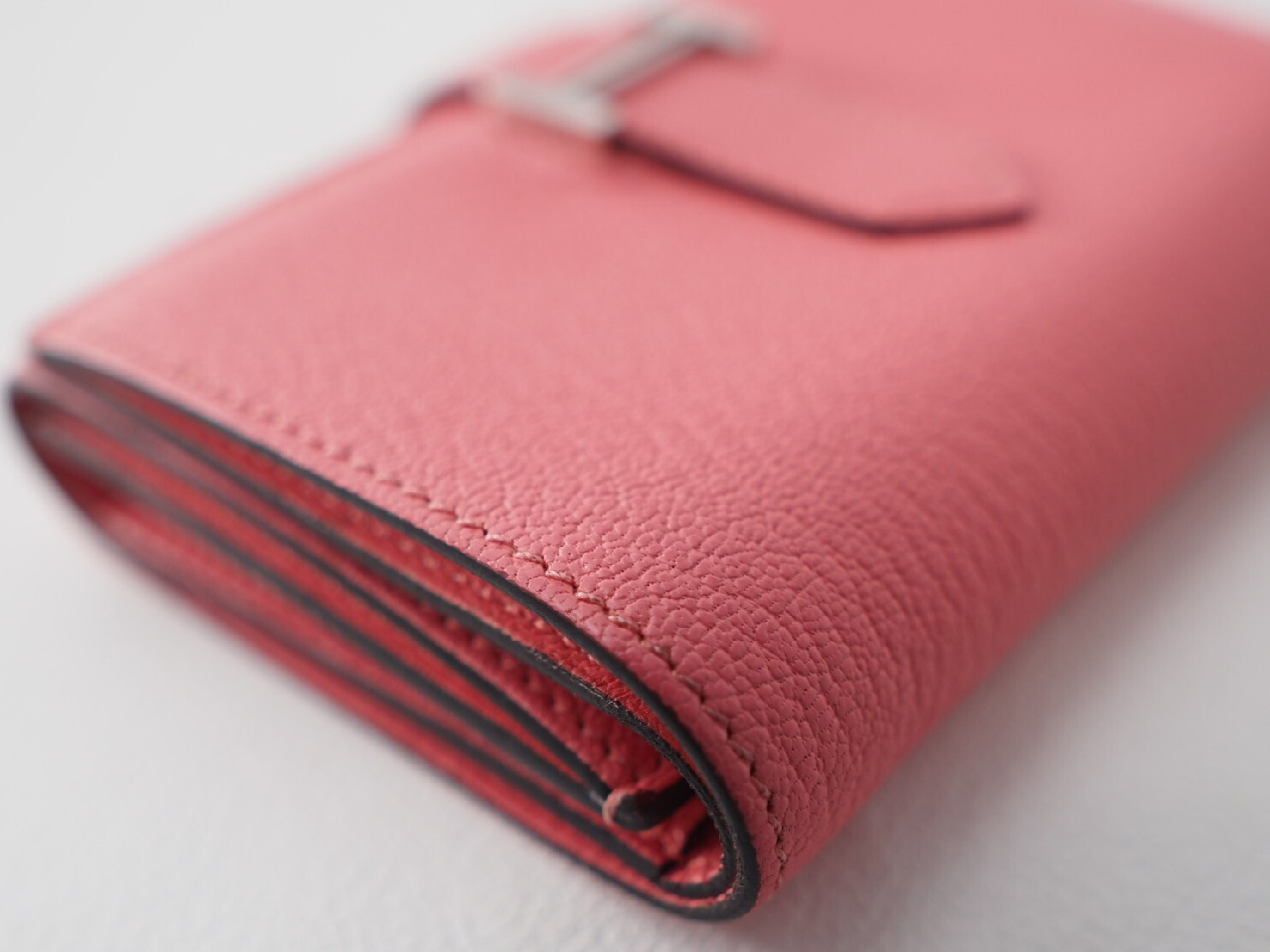 (Hermes) 2024 Bearn Combination Chevre Mysore Rose Azalee Silver Hardware W Stamp Wallet — view 6