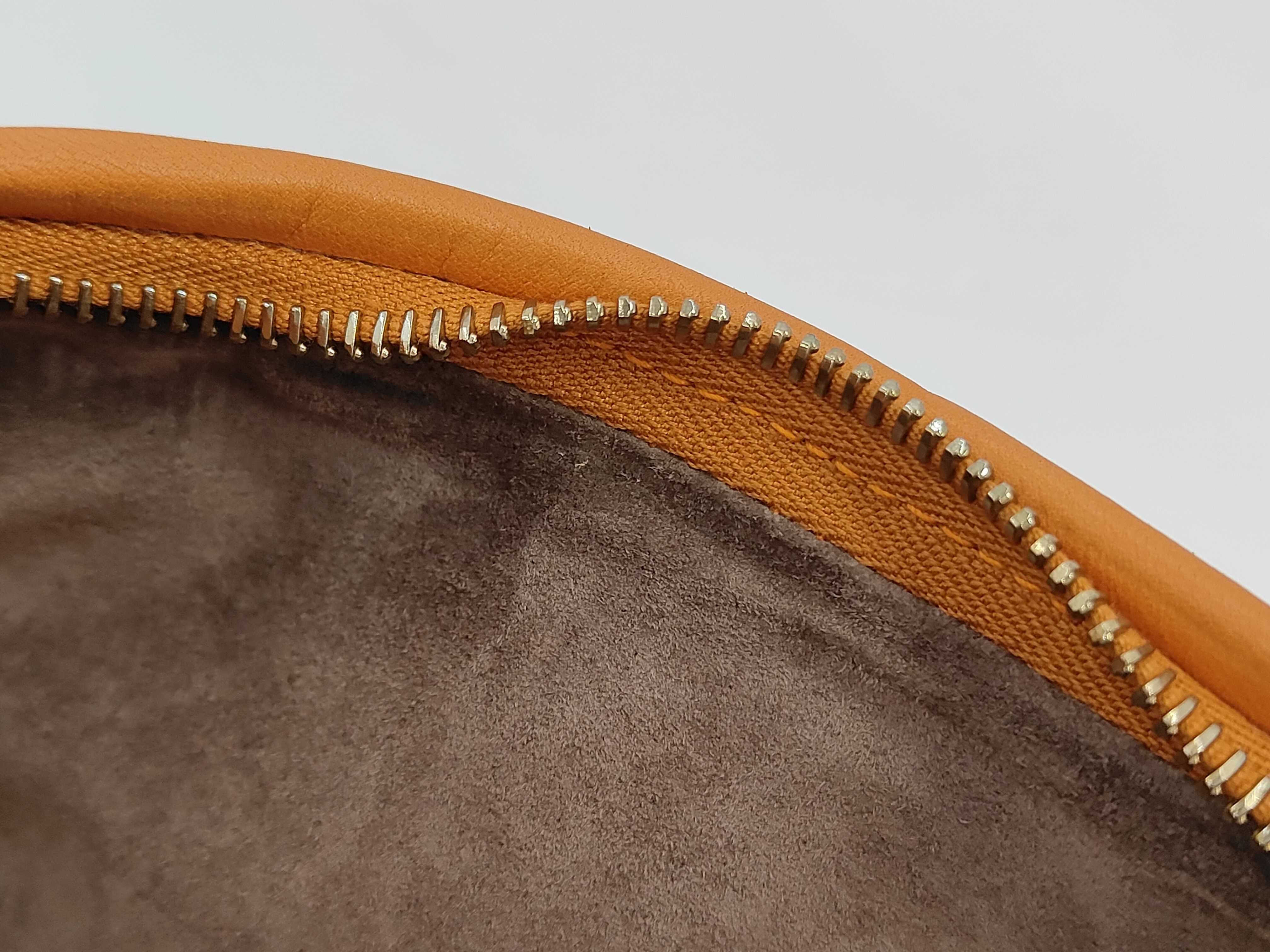 Intrecciato One-Shoulder Hobo Bag with Mirror - Handbag — view 14