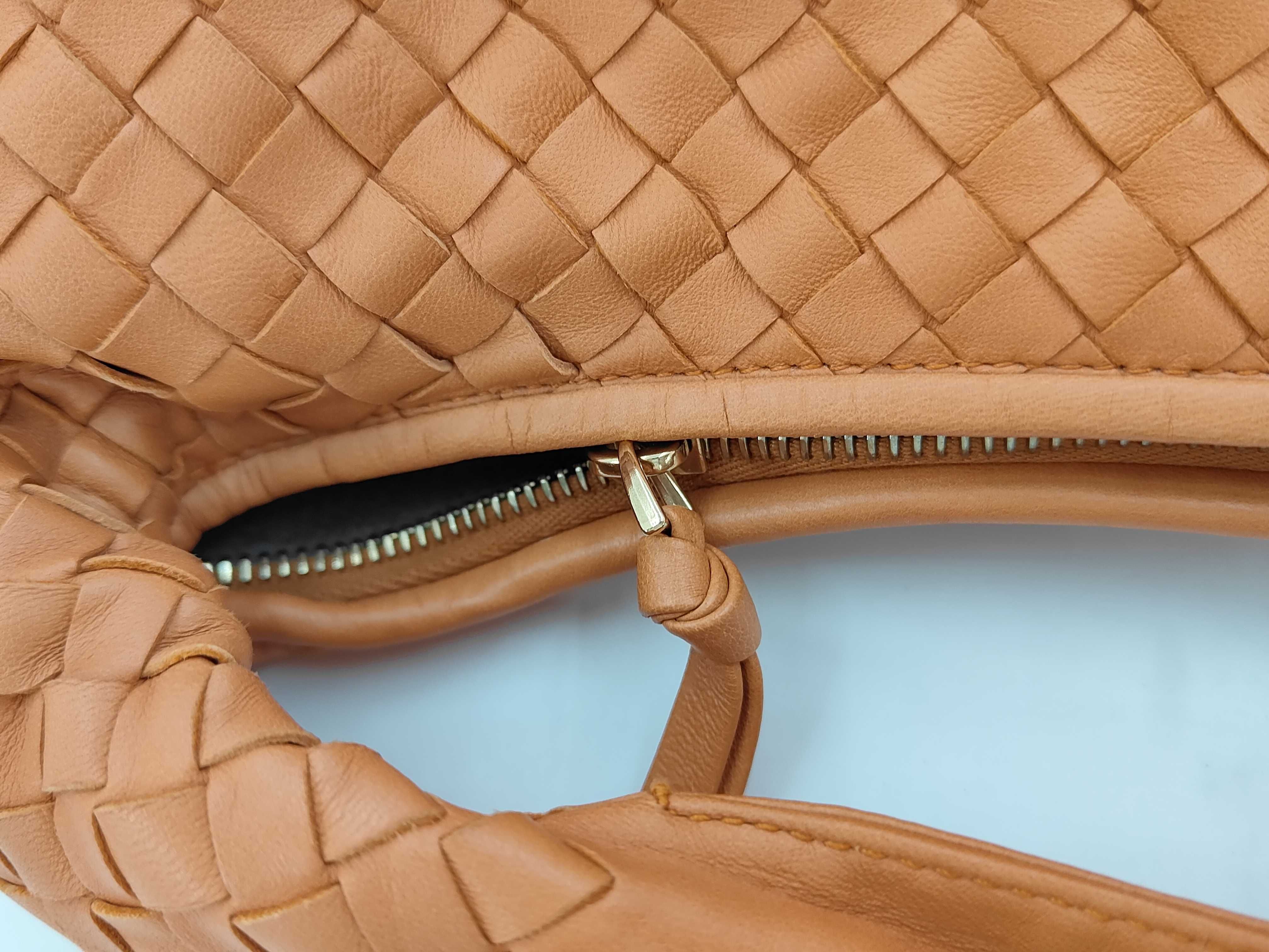 Intrecciato One-Shoulder Hobo Bag with Mirror - Handbag — view 9