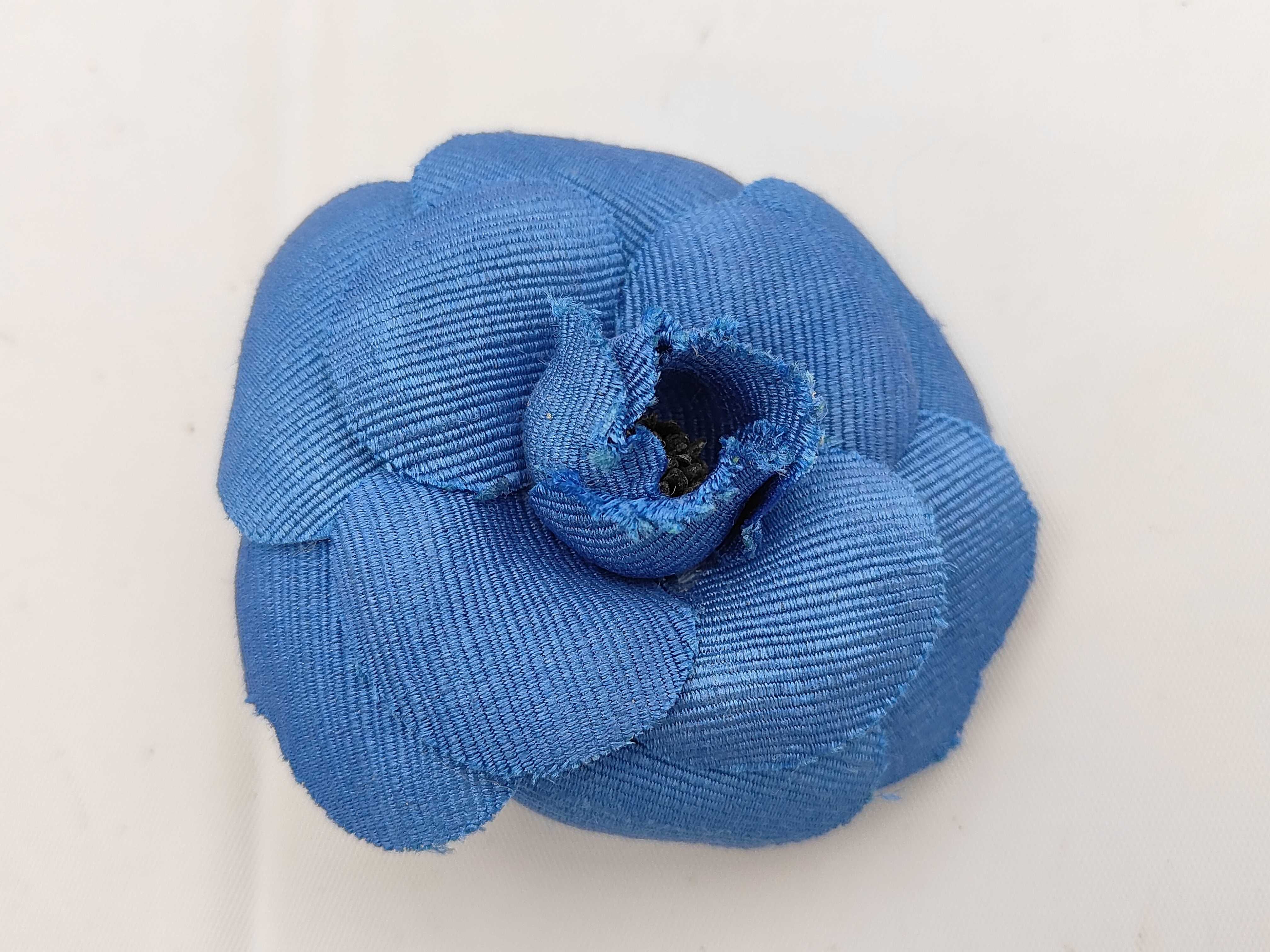 Camellia / Brooch