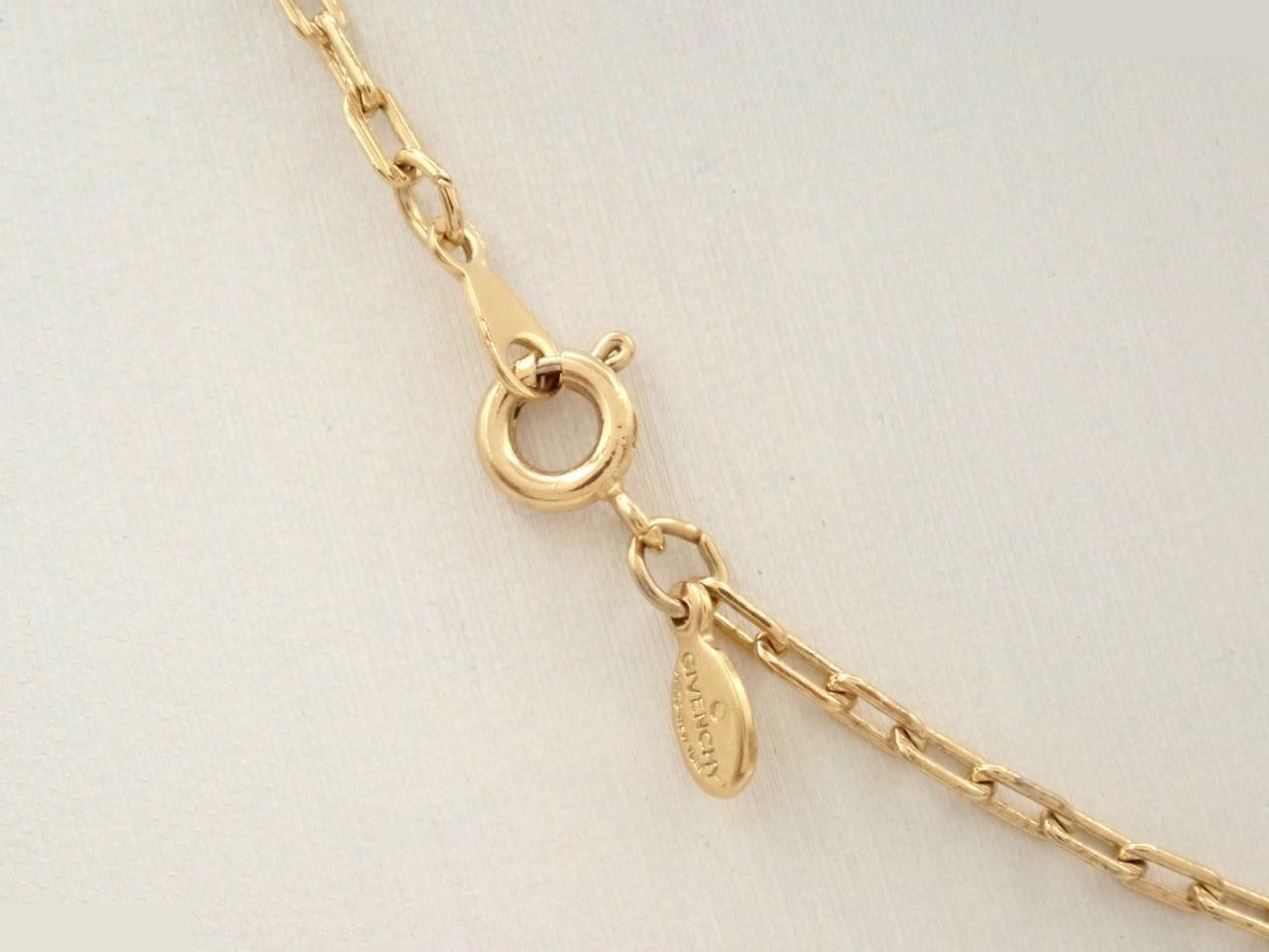 necklace; neck circumference approximately 38 cm — view 2