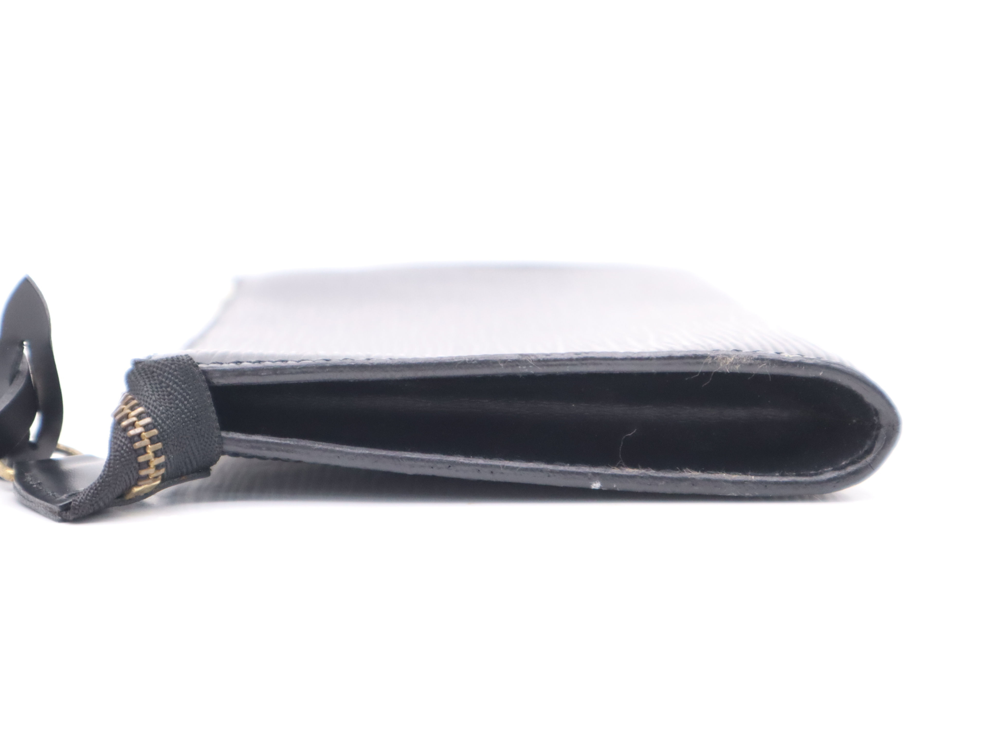 M52942 Epi Pochette Accessoires Noir Shoulder Strap Pouch — view 3