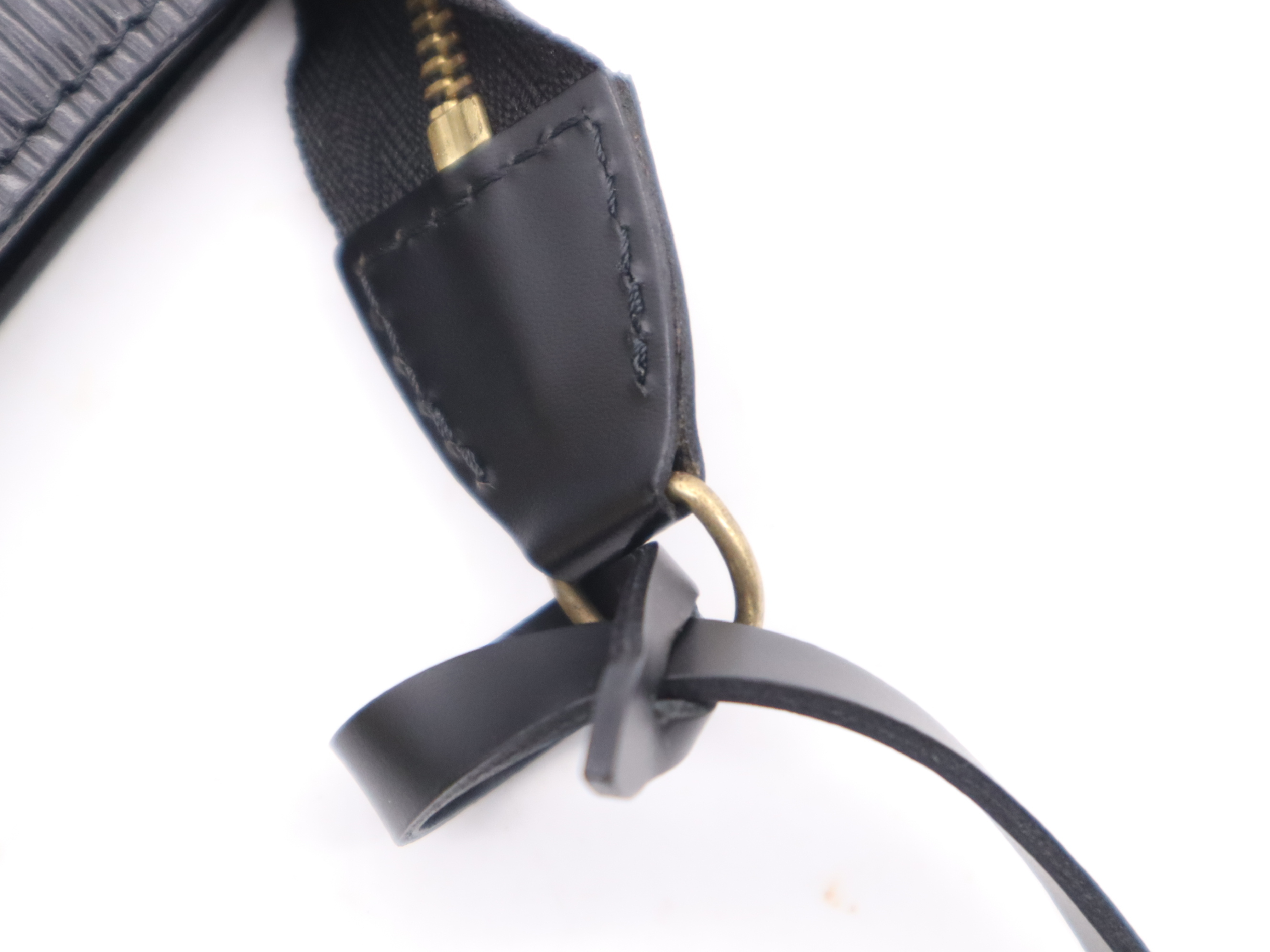 M52942 Epi Pochette Accessoires Noir Shoulder Strap Pouch — view 7