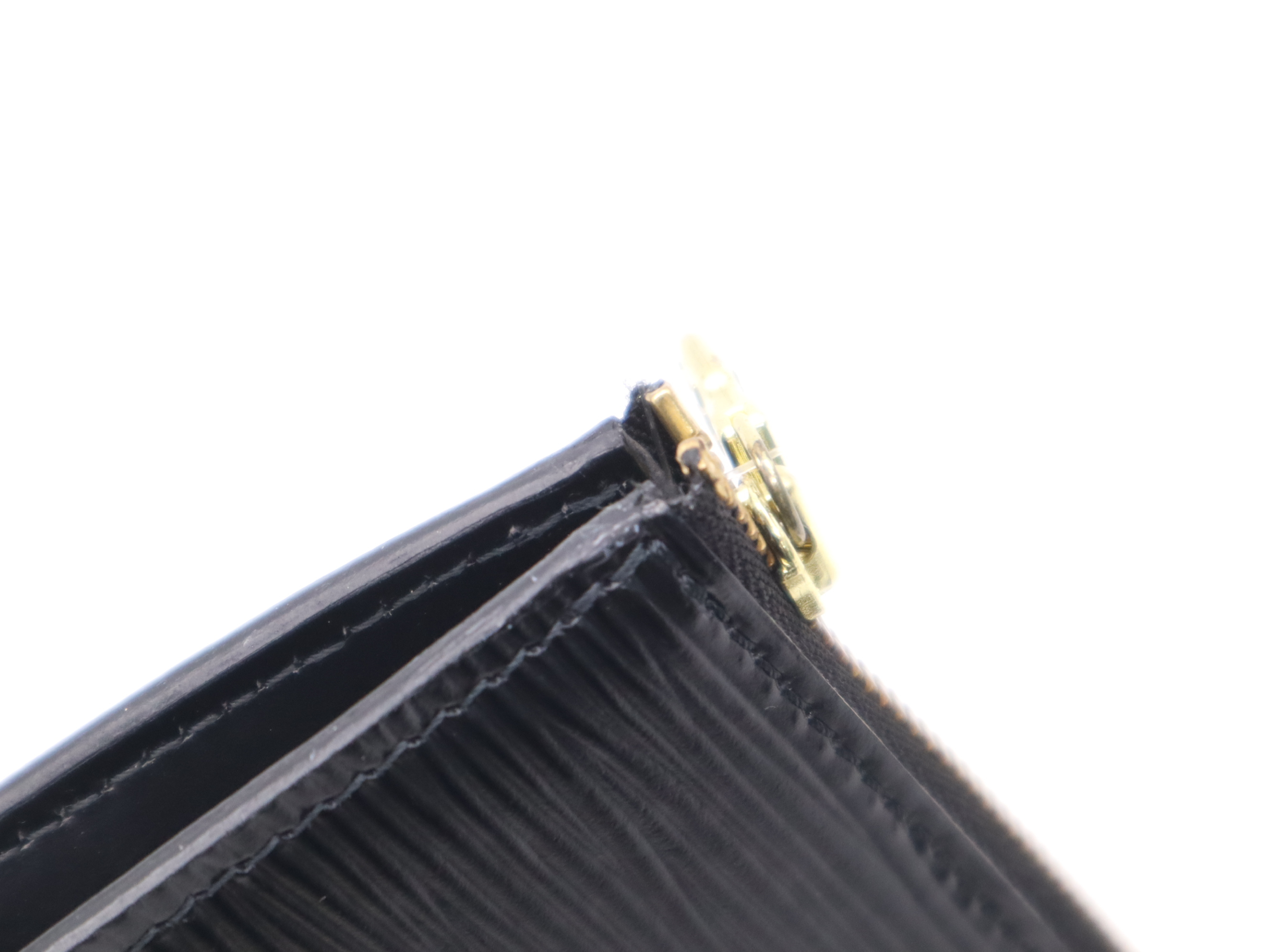 M52942 Epi Pochette Accessoires Noir Shoulder Strap Pouch — view 8