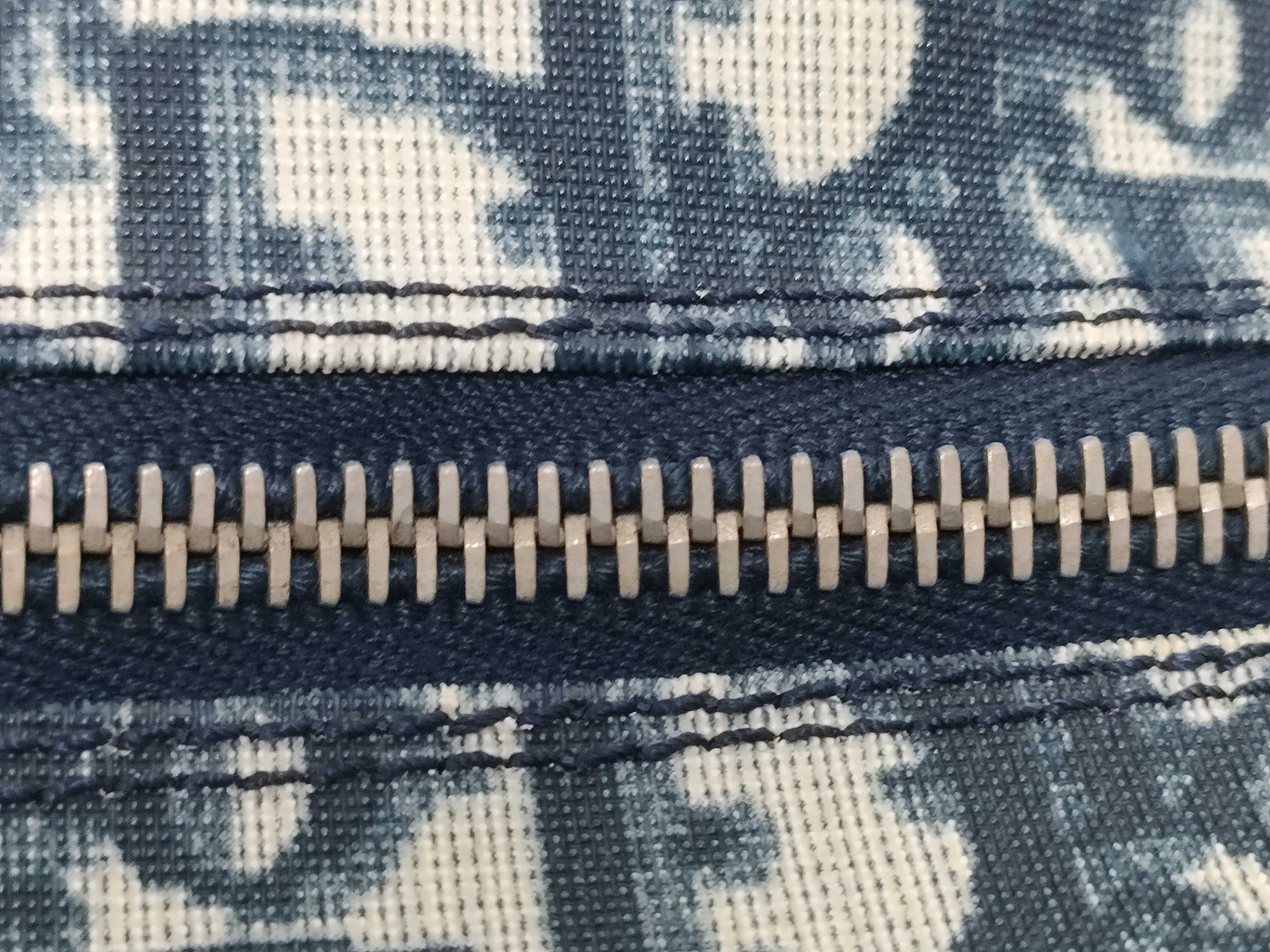 Trotter Pattern 2-Way Boston Bag (Blue) — view 7