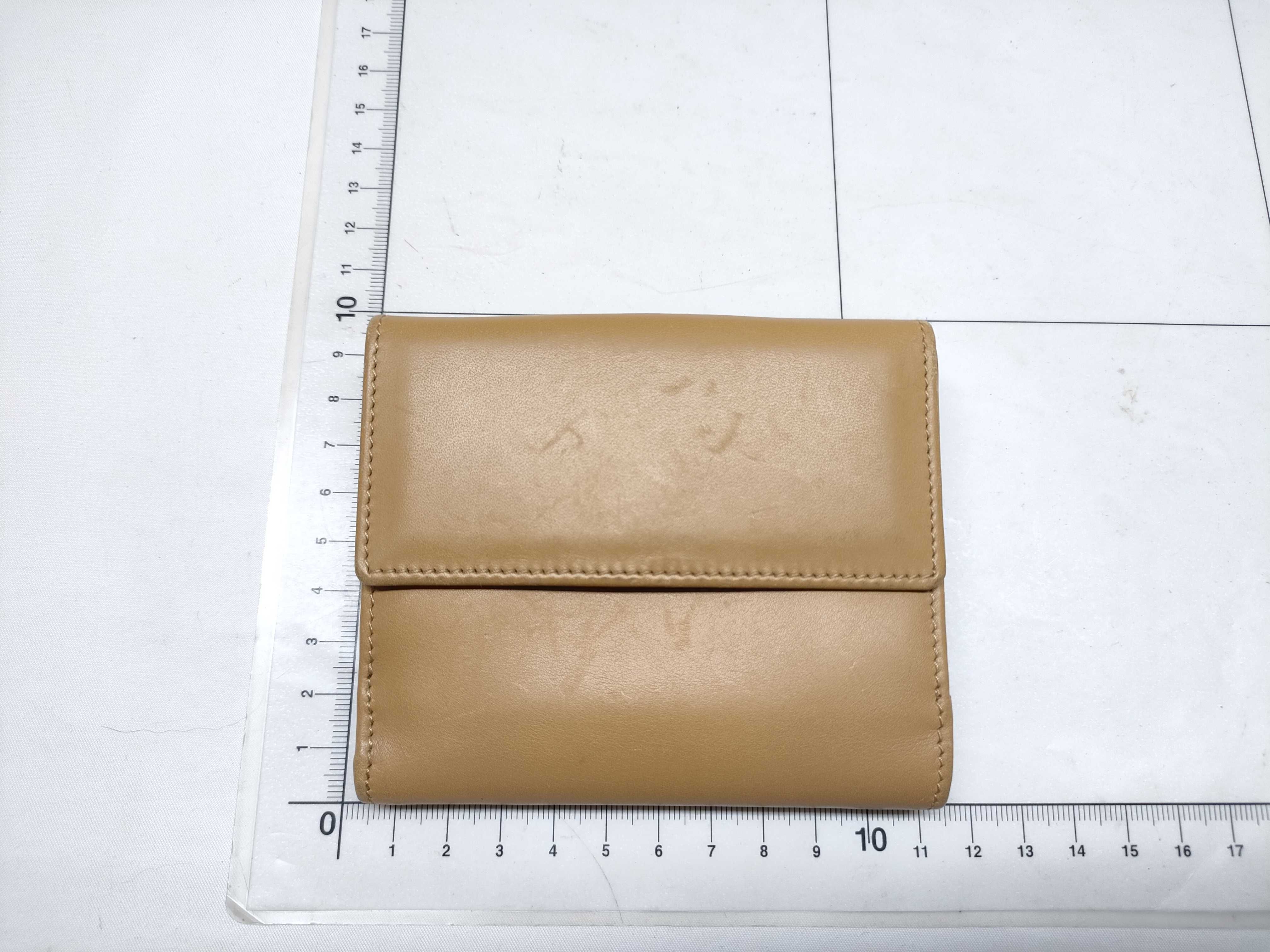 Snap-closure folding wallet — view 2