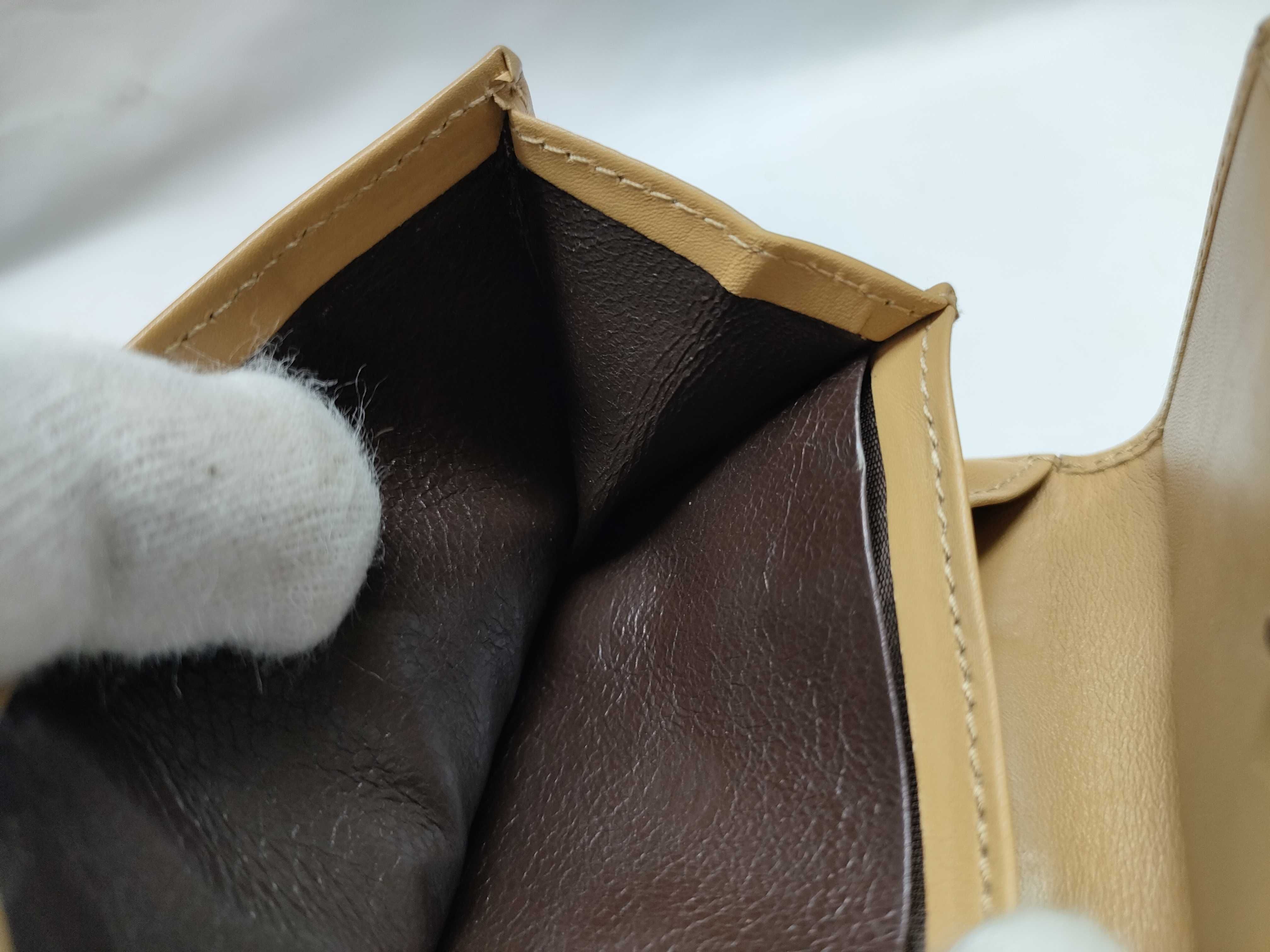 Snap-closure folding wallet — view 13
