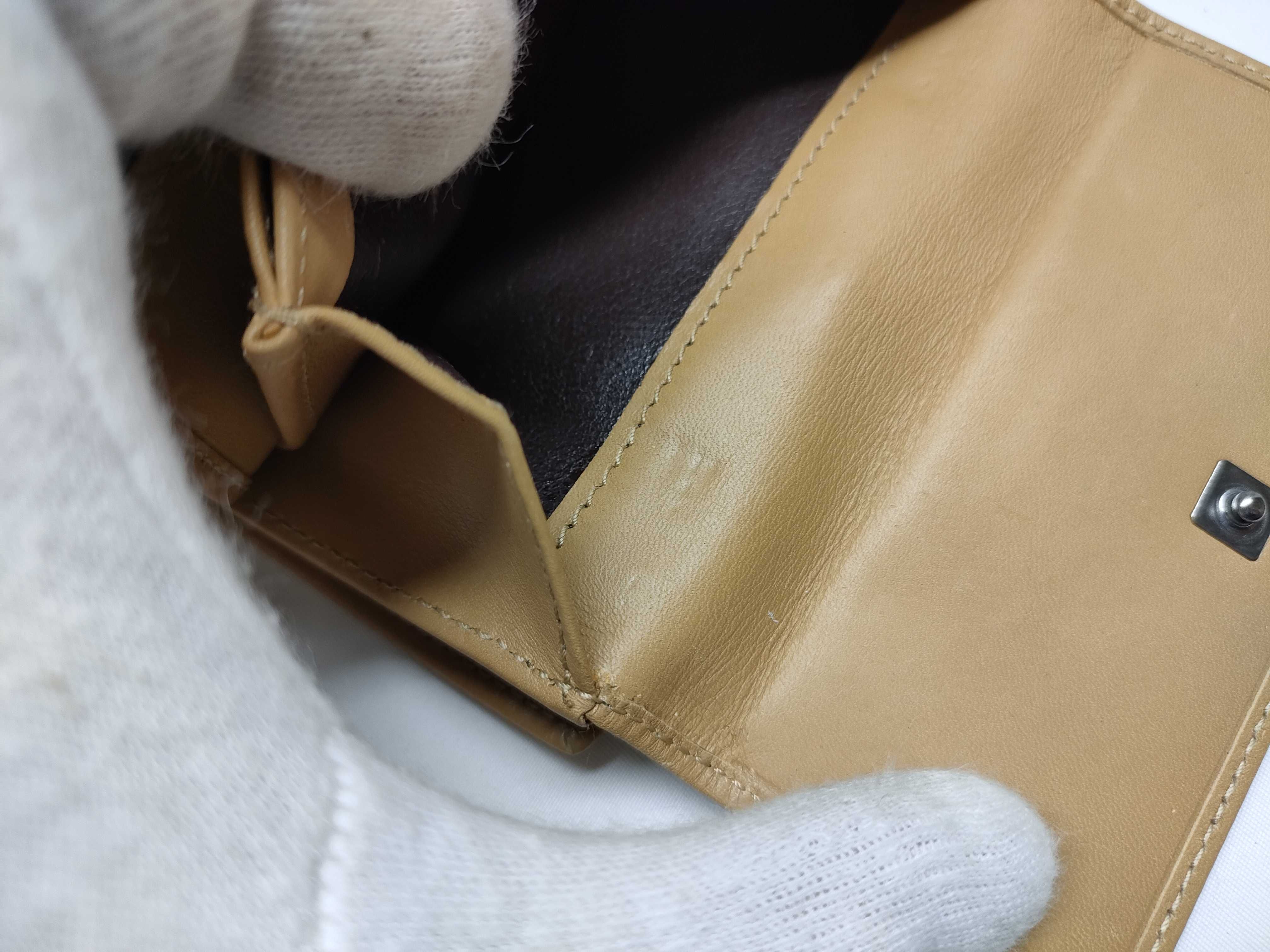 Snap-closure folding wallet — view 14