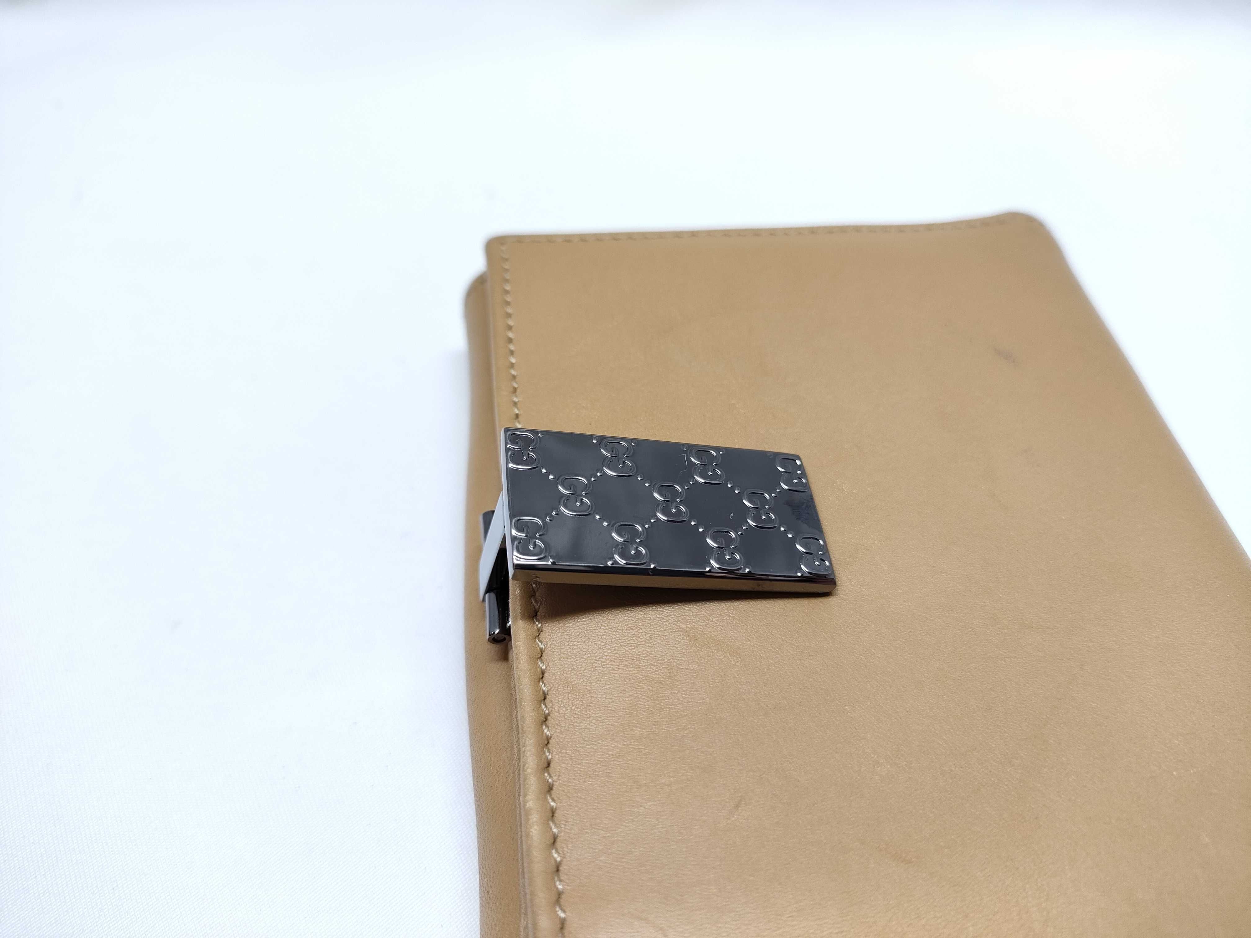 Snap-closure folding wallet — view 6