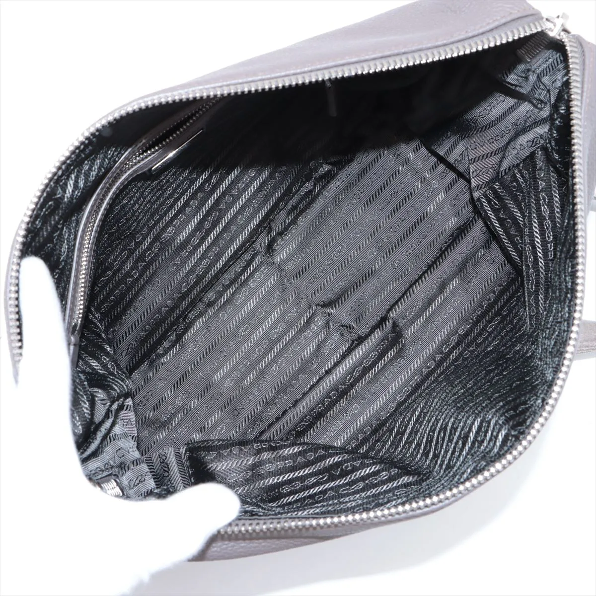 Vitello Dino Leather Shoulder Bag Gray 2VH182 — view 6