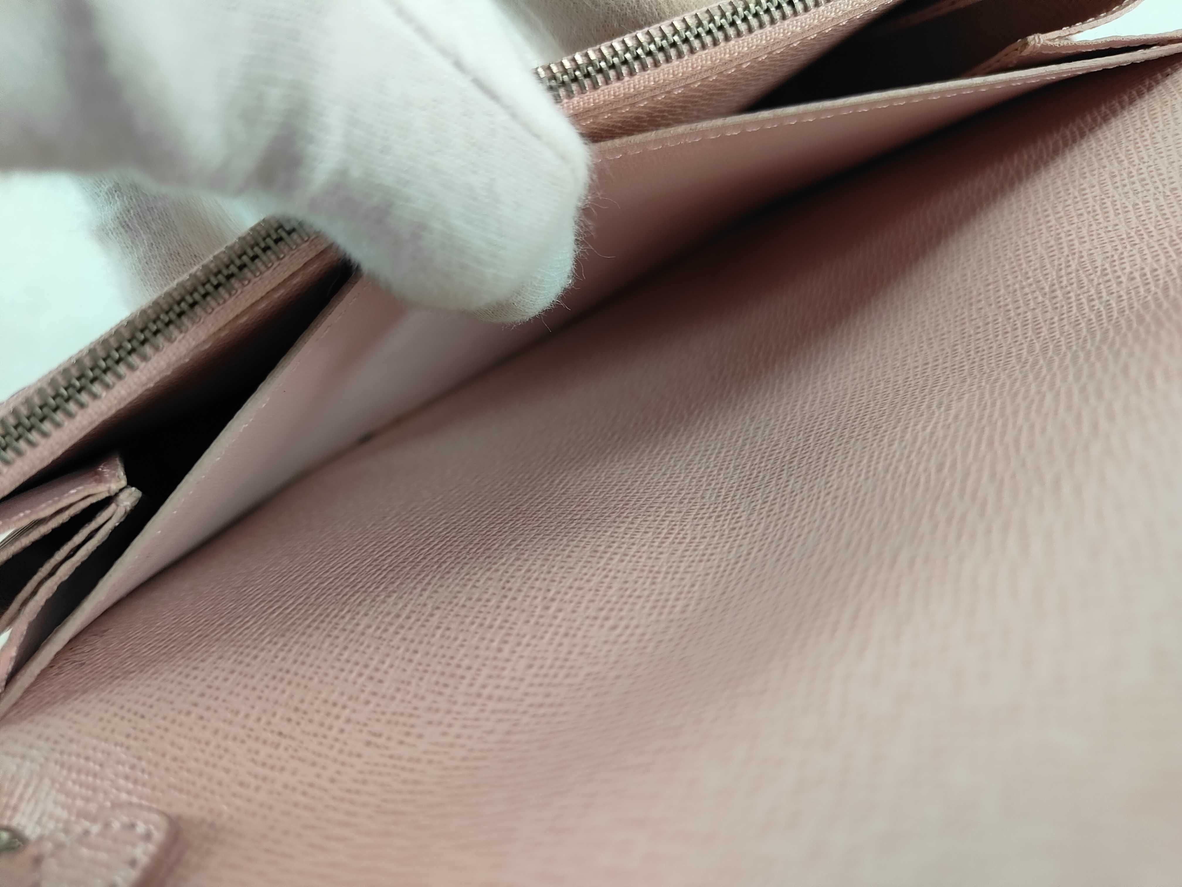 Epi Louis Vuitton Twist Shoulder Bag — view 9