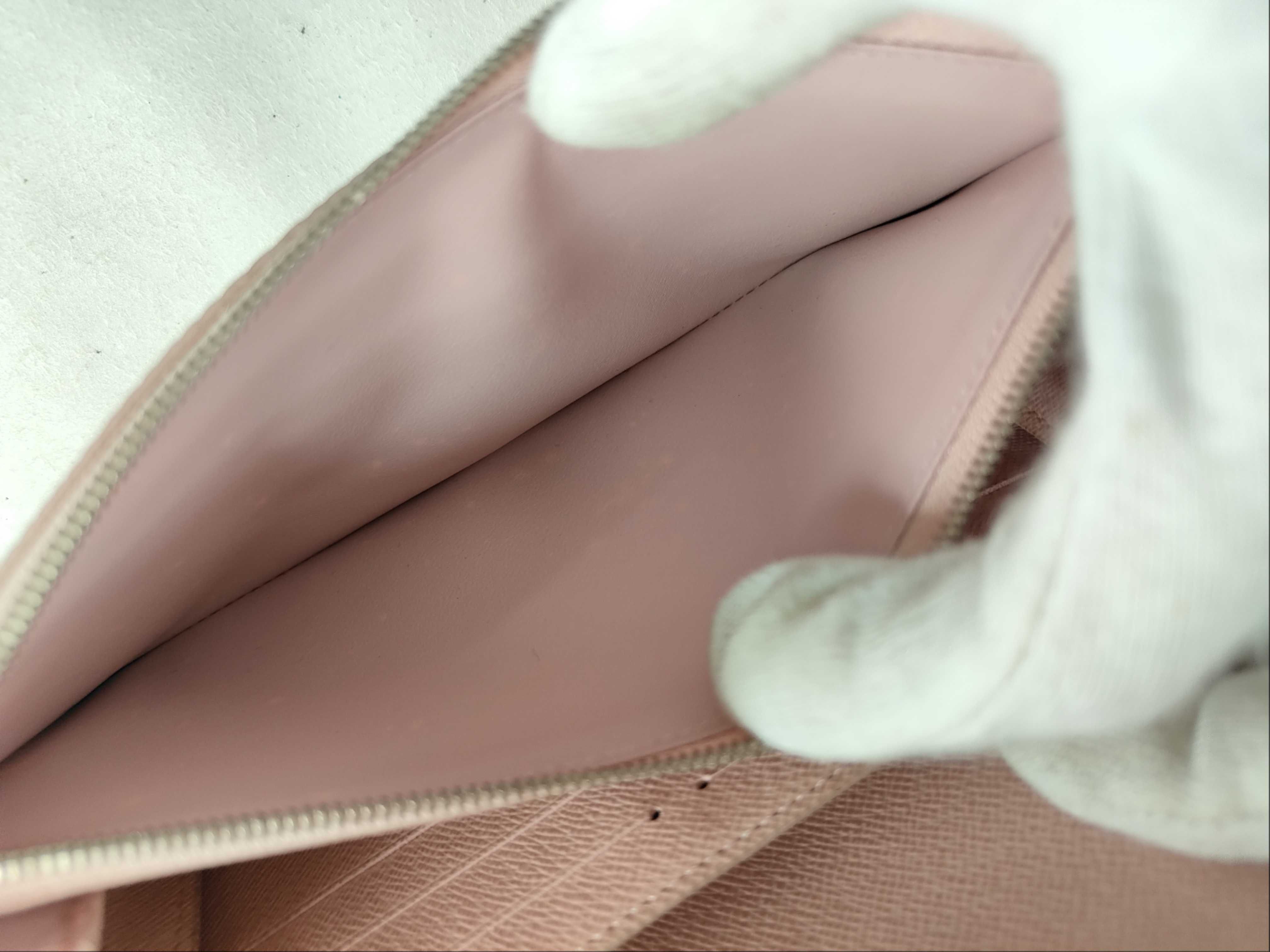 Epi Louis Vuitton Twist Shoulder Bag — view 10