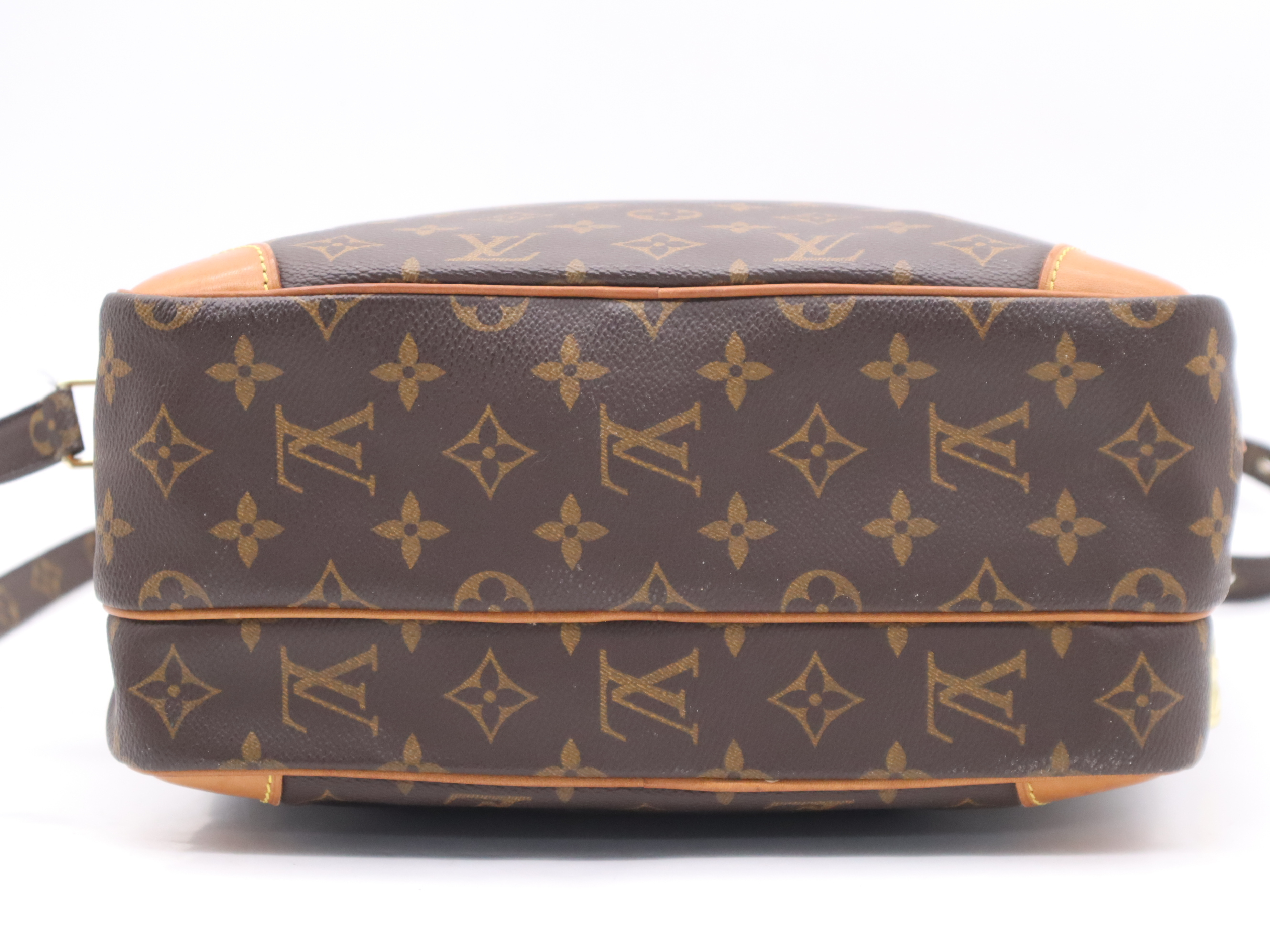 M45244 Monogram Nile Shoulder Bag — view 4