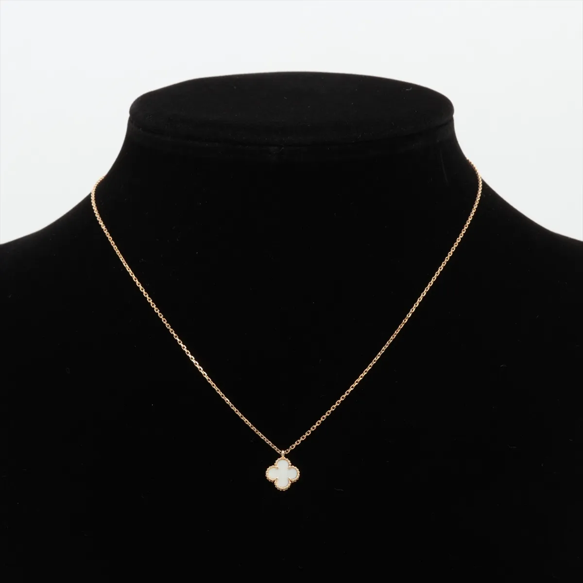 Sweet Alhambra Shell Necklace 750 (Yellow Gold) 2.8g JB366020 (Hallmark damaged, shell clouding, — view 5