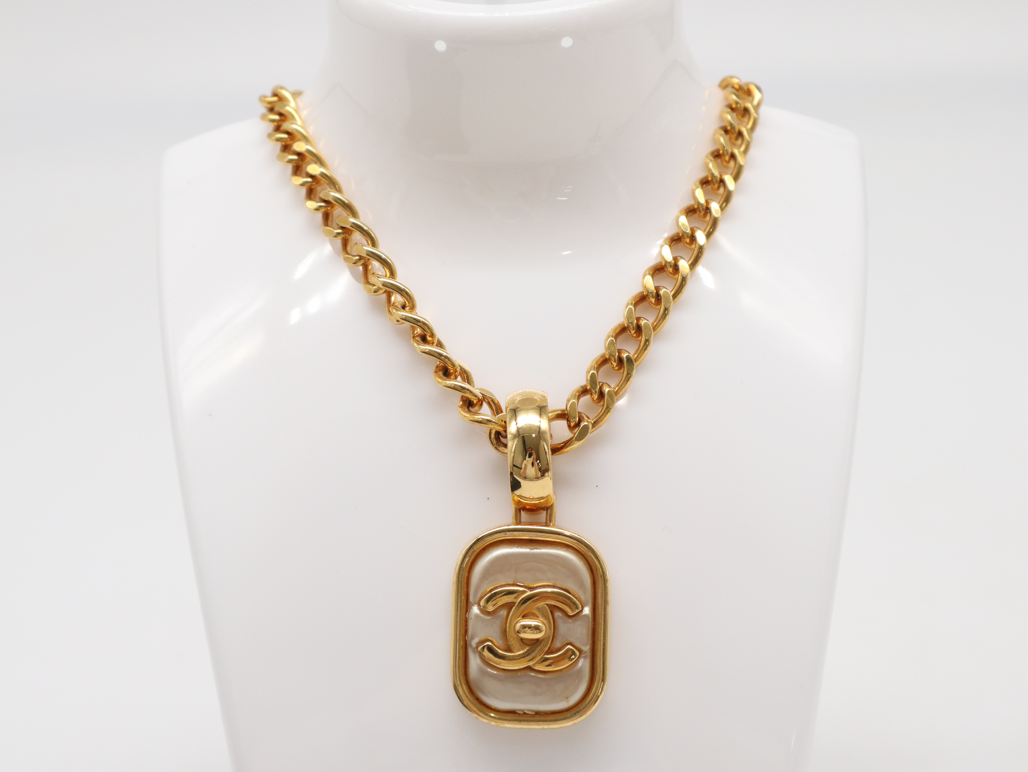 97P Coco Mark Turnlock Pearl Necklace (with box) — view 3