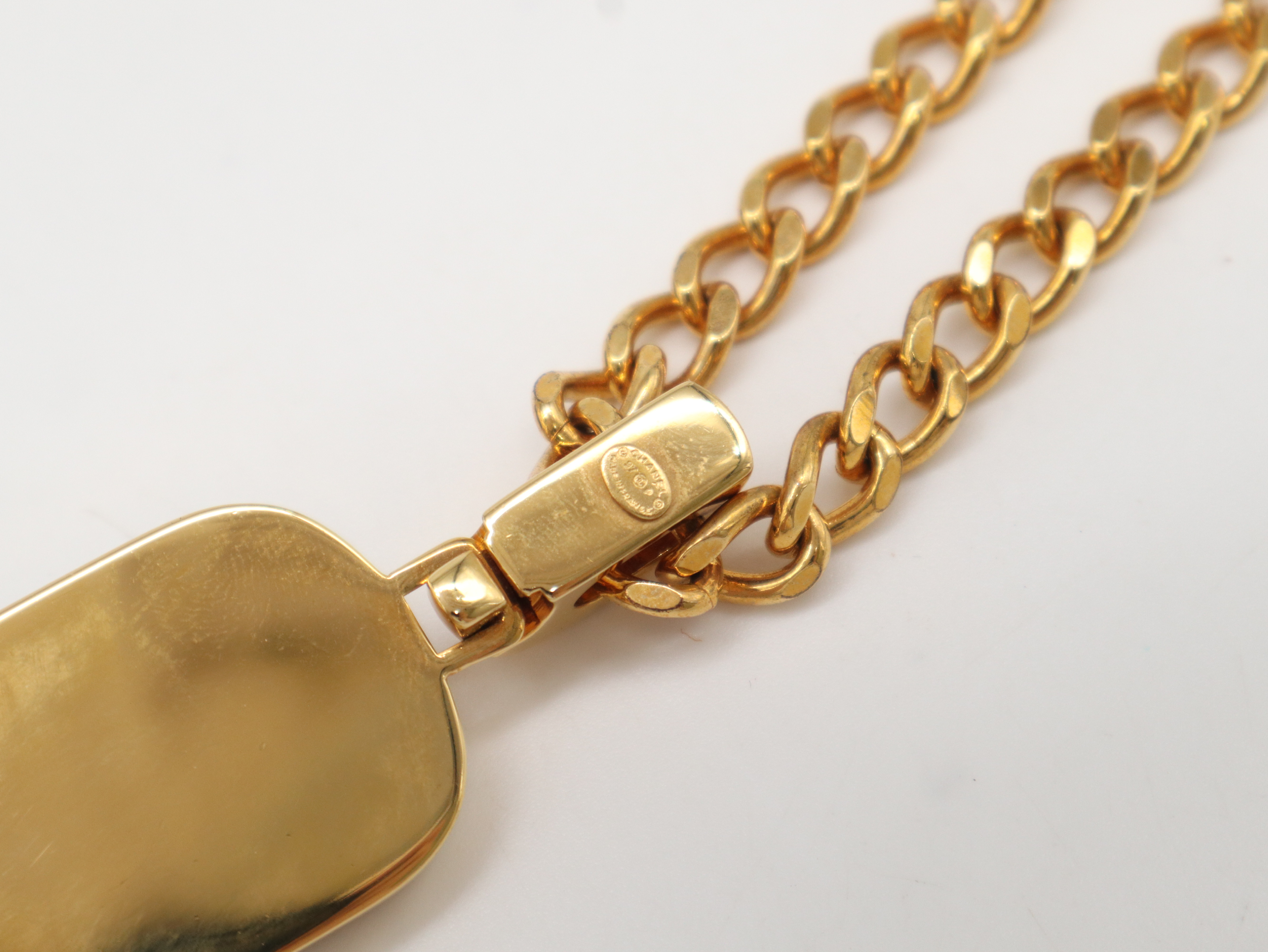 97P Coco Mark Turnlock Pearl Necklace (with box) — view 4