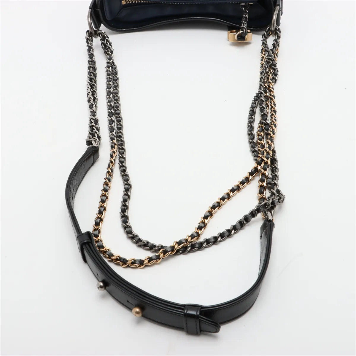 Gabriel de Chanel Vintage Calf x Leather Chain Shoulder Bag Blue x Black Gold x Silver Hardware 26430884 26th Series — view 5