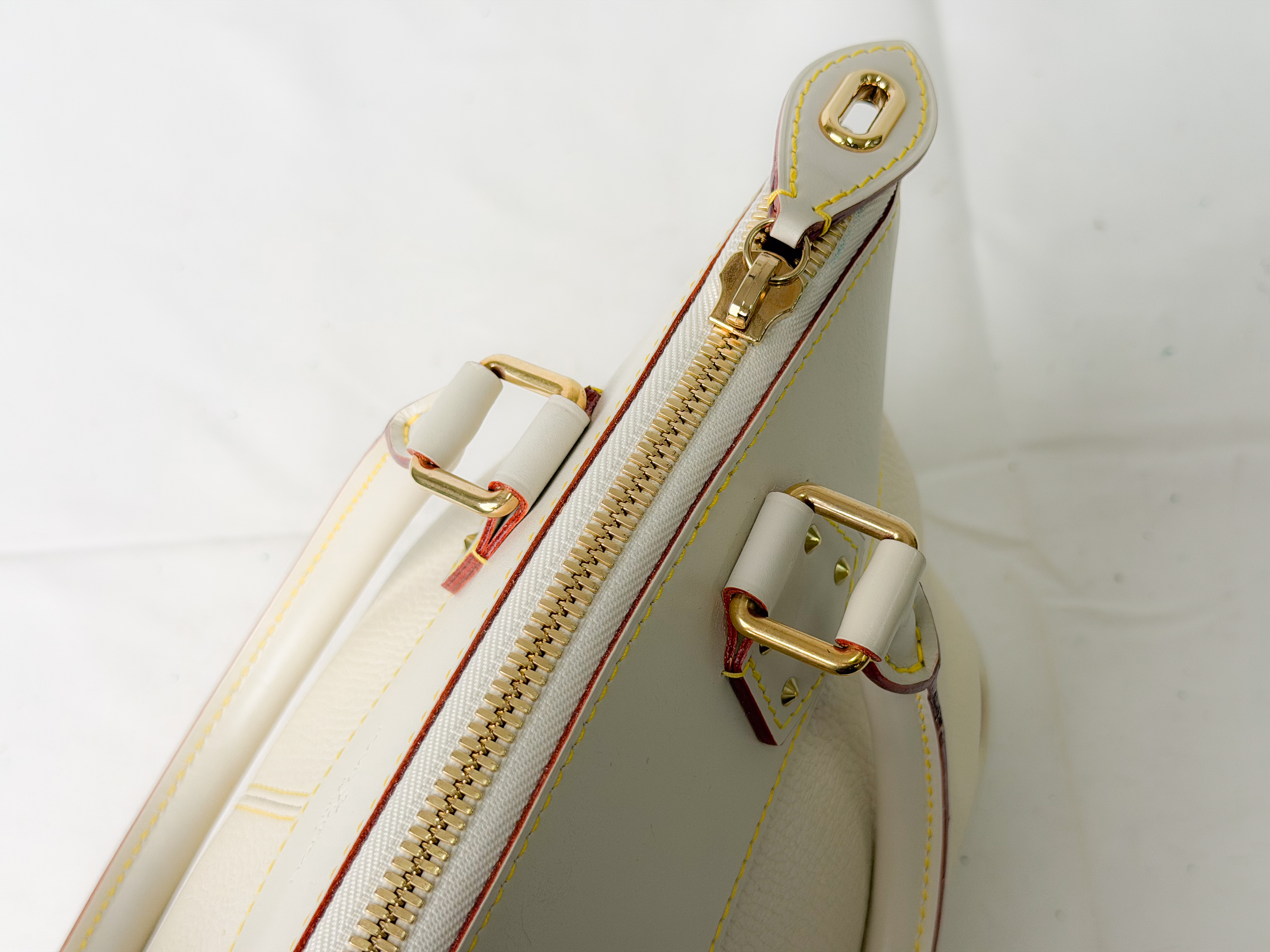 Suhali M91874 Lockit MM Blanc TH1006 Handbag — view 7