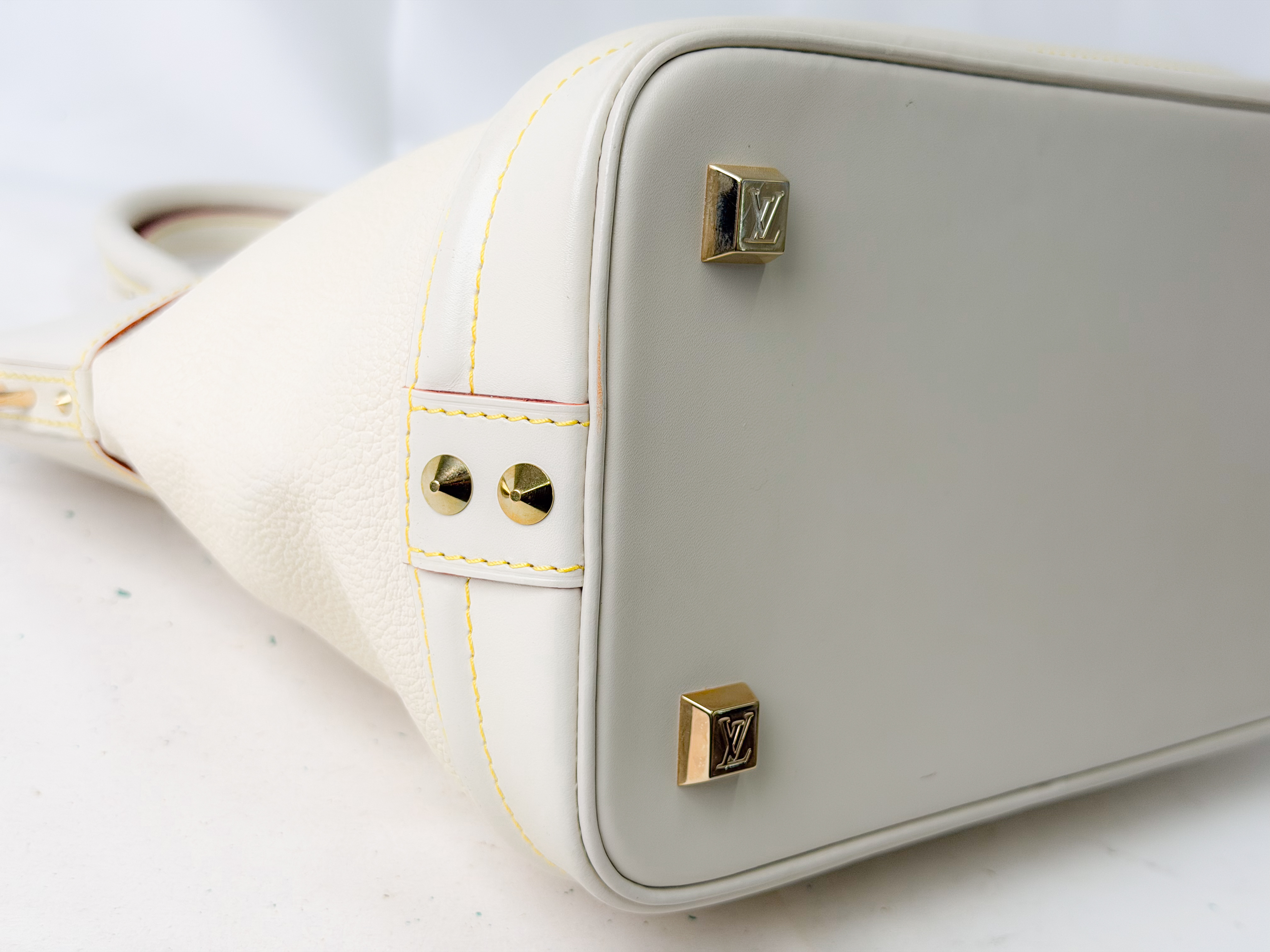 Suhali M91874 Lockit MM Blanc TH1006 Handbag — view 9