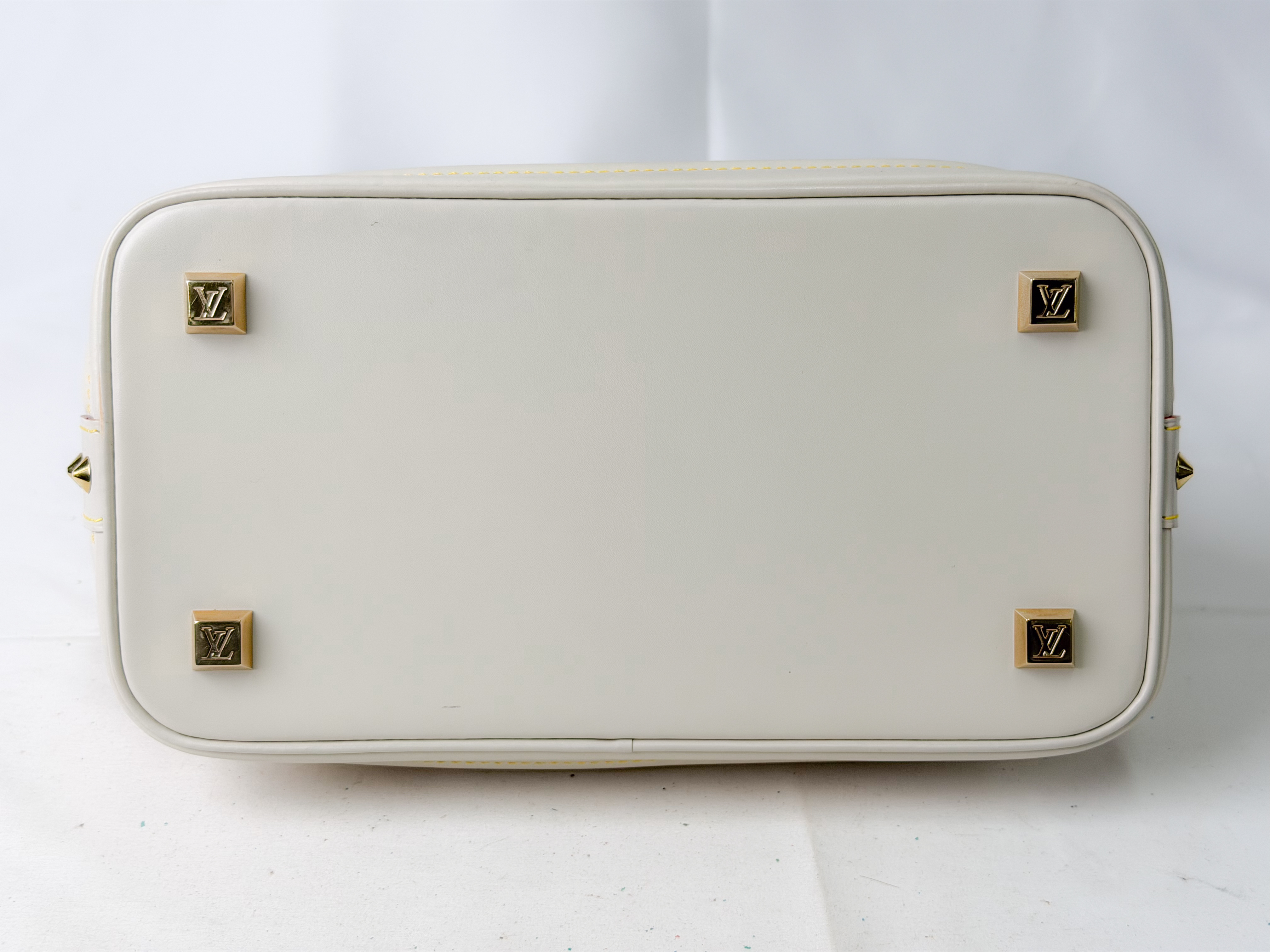 Suhali M91874 Lockit MM Blanc TH1006 Handbag — view 10