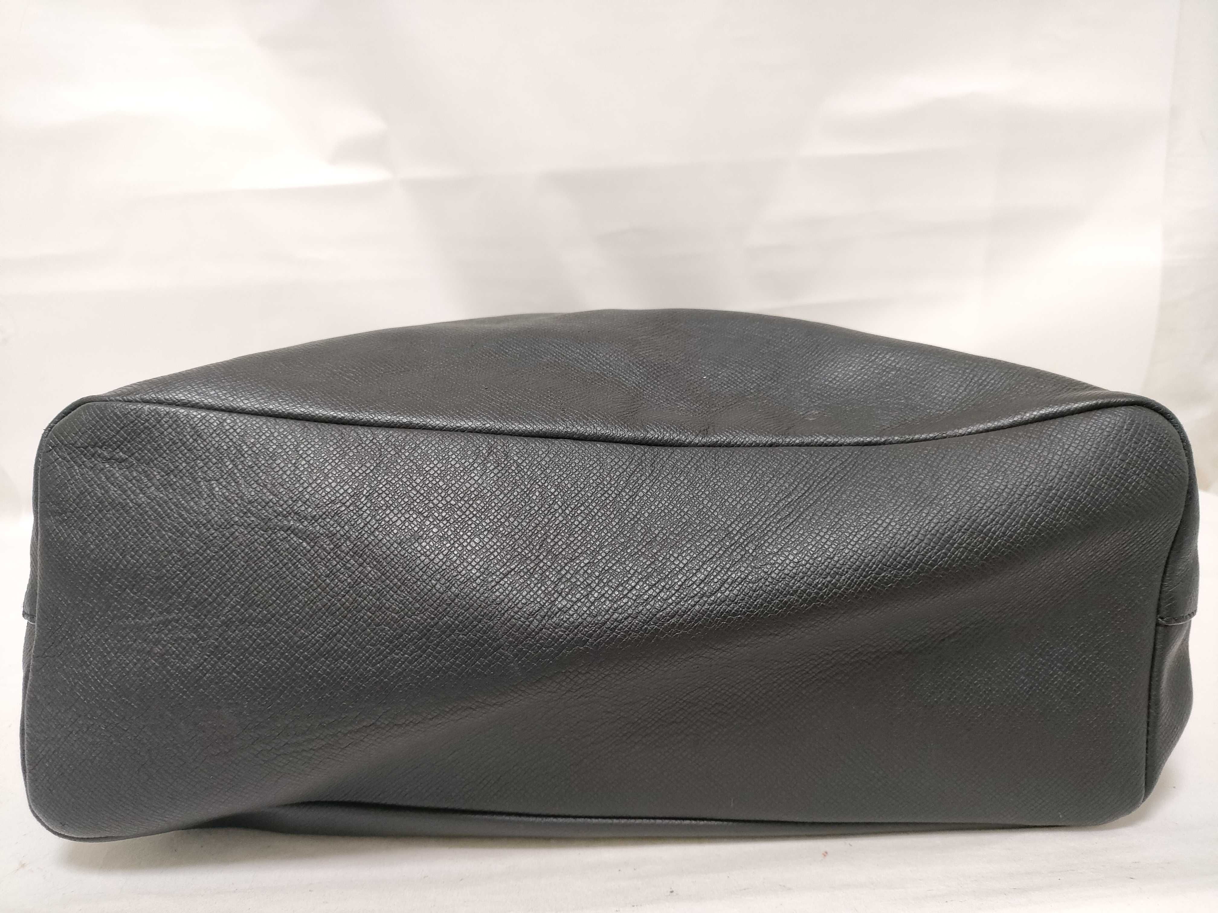 Taiga Louis Vuitton LV Taiga Cavalier Tote Bag Ardoise Tote Bag — view 7