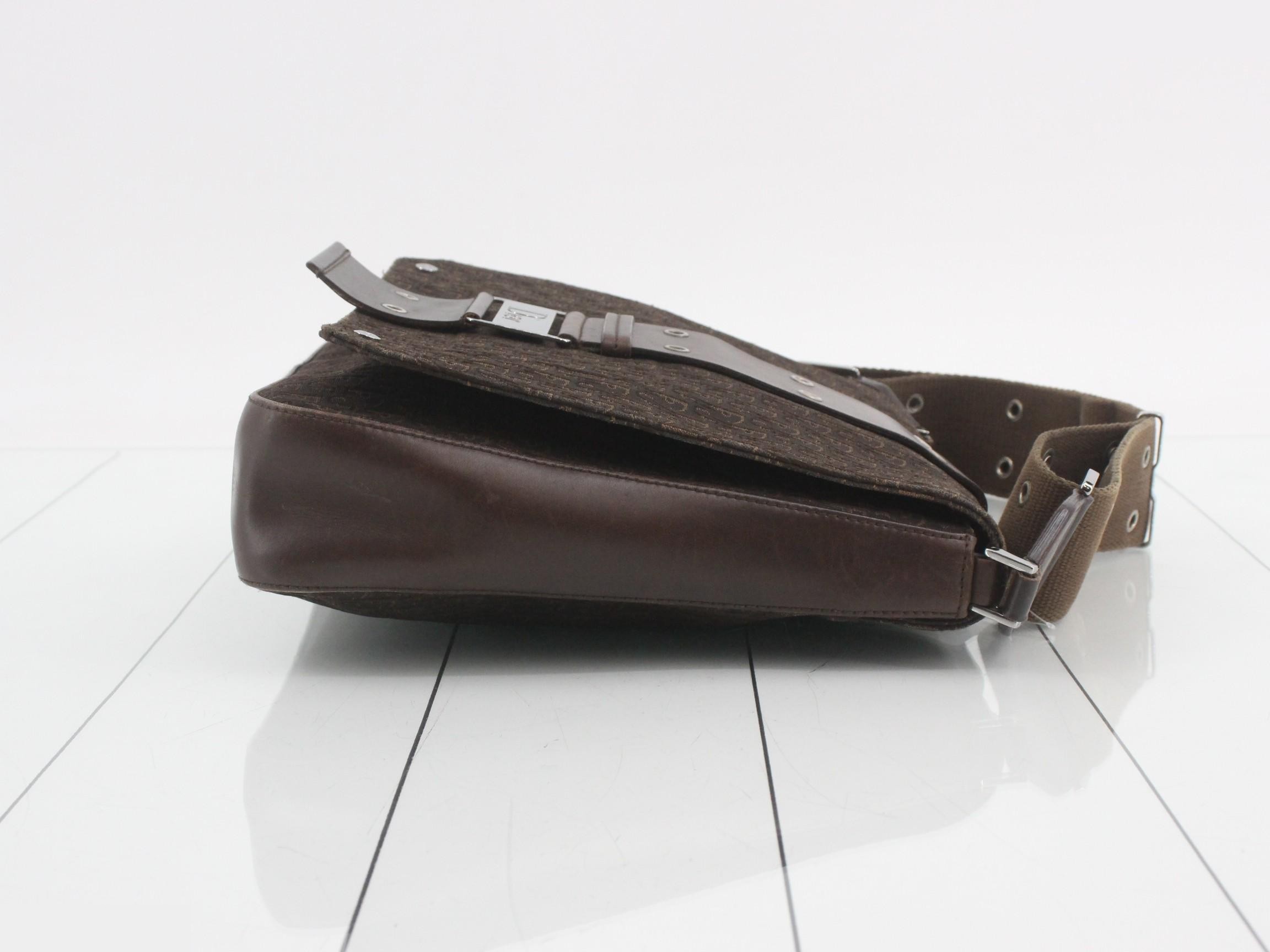 Street Chic Canvas Shoulder Bag — view 3
