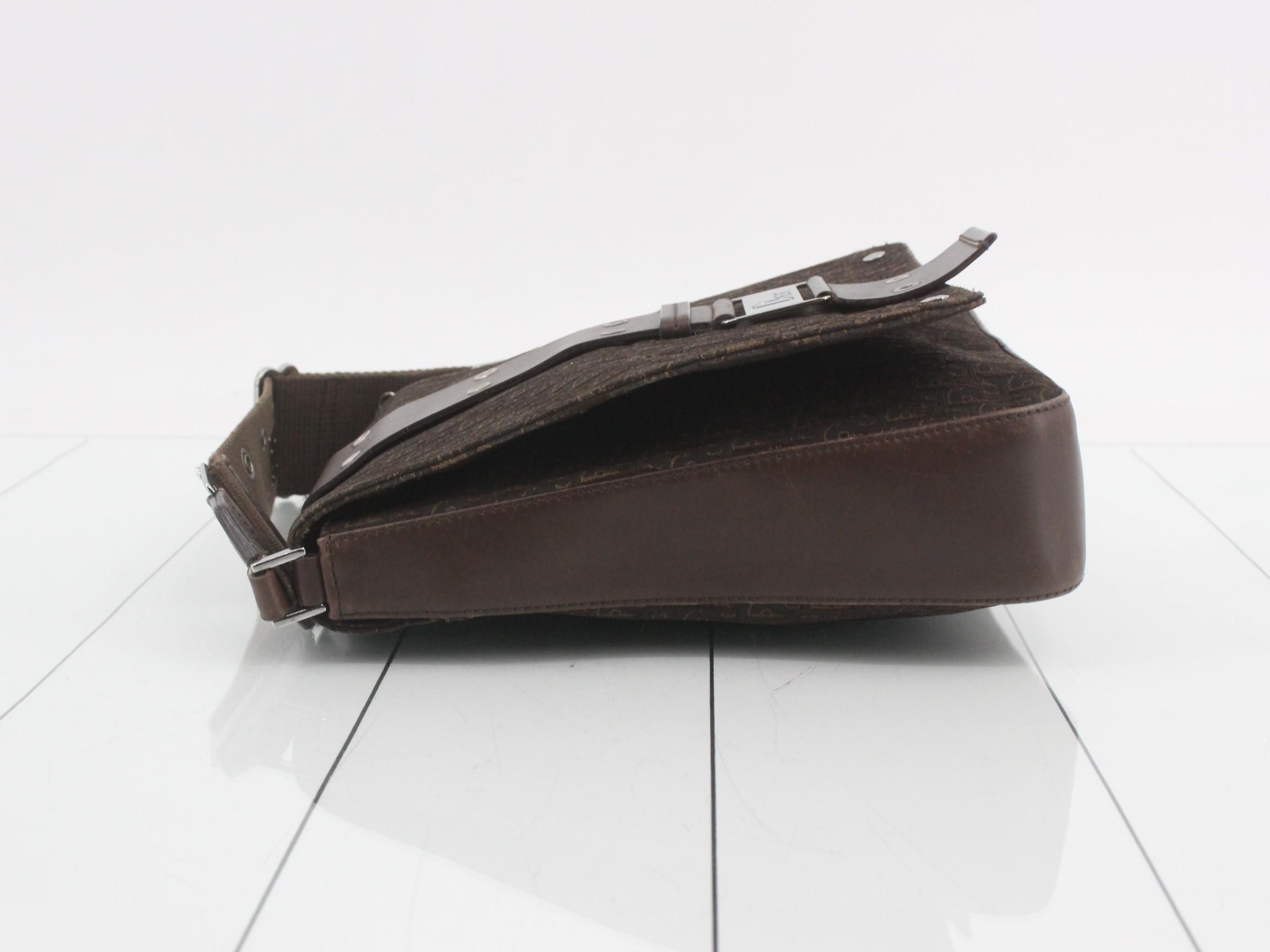 Street Chic Canvas Shoulder Bag — view 4