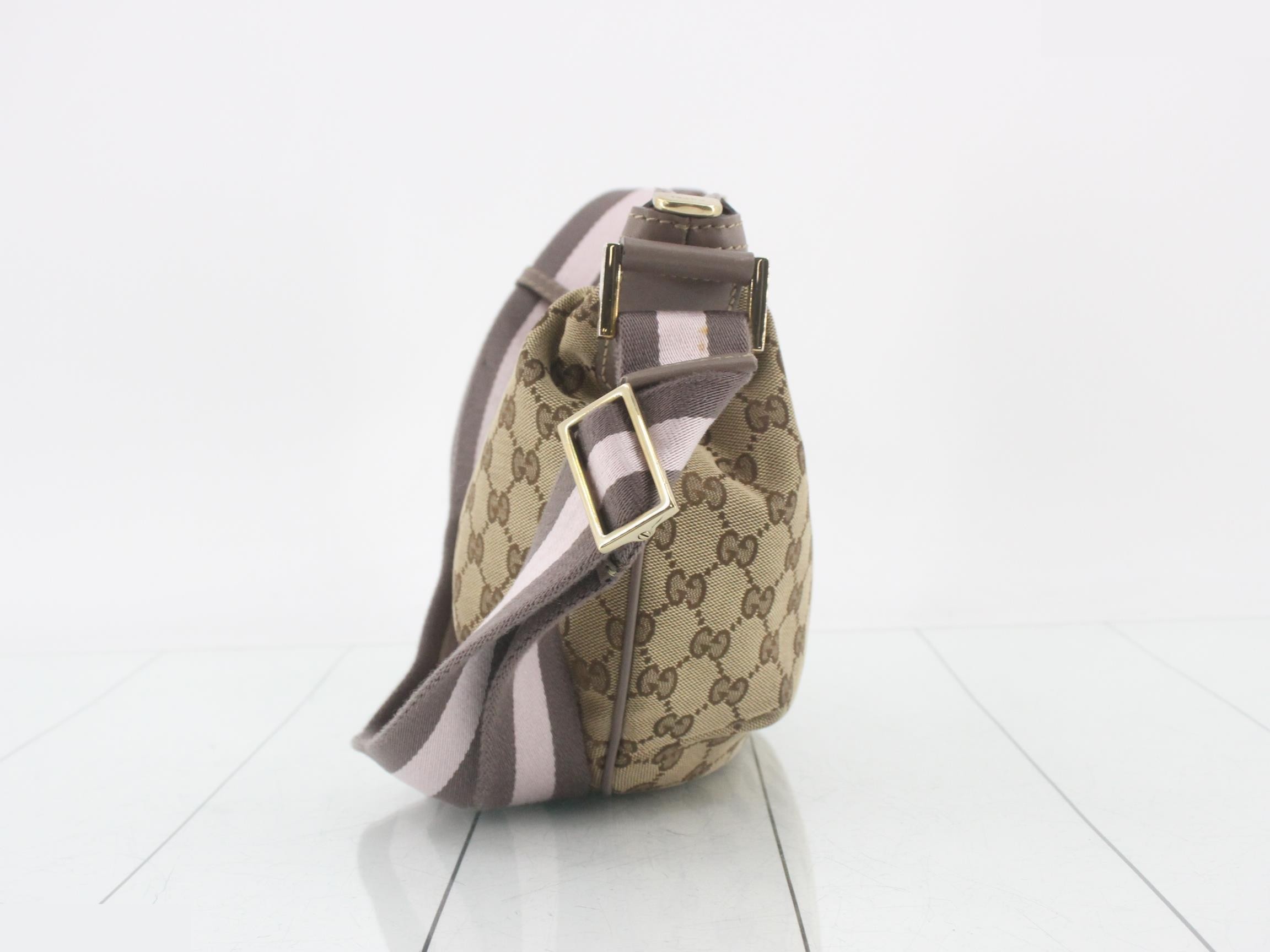 GG Canvas Croissant Hobo Sherry Brown 33 x 22 x 4 cm — view 3