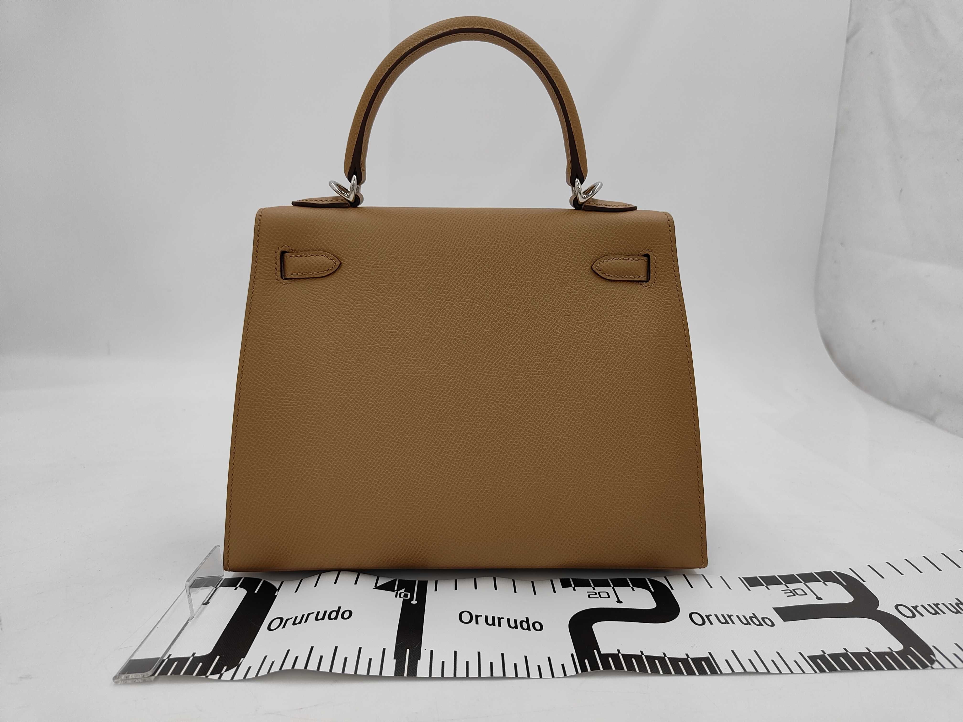 Kelly 25 Sellier Biscuit Epsom Leather Silver Hardware G Stamp Handbag — view 2